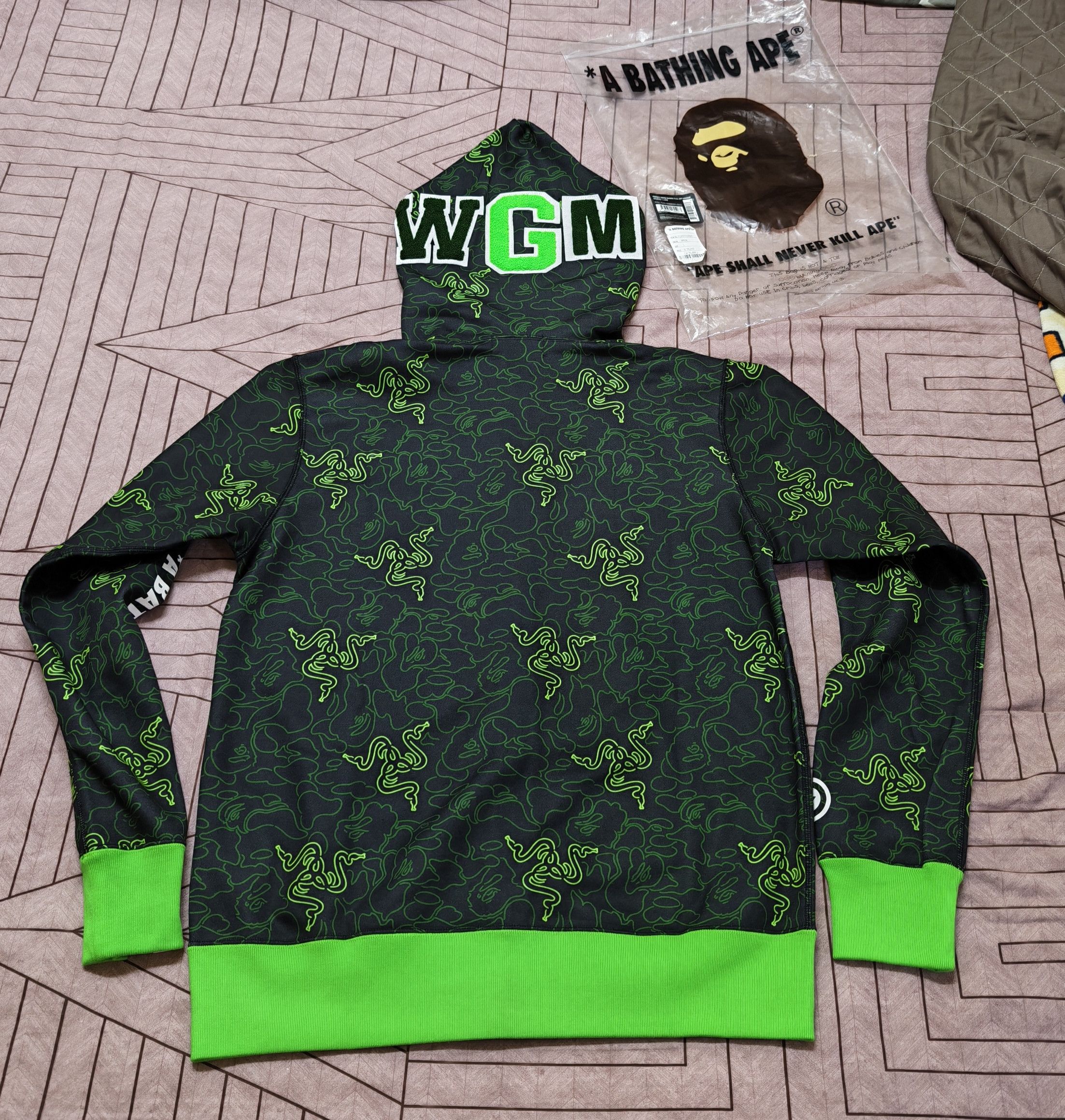 Bape Bape X Razer shark hoodie Size L Size US L / EU 52-54 / 3 - 2 Thumbnail