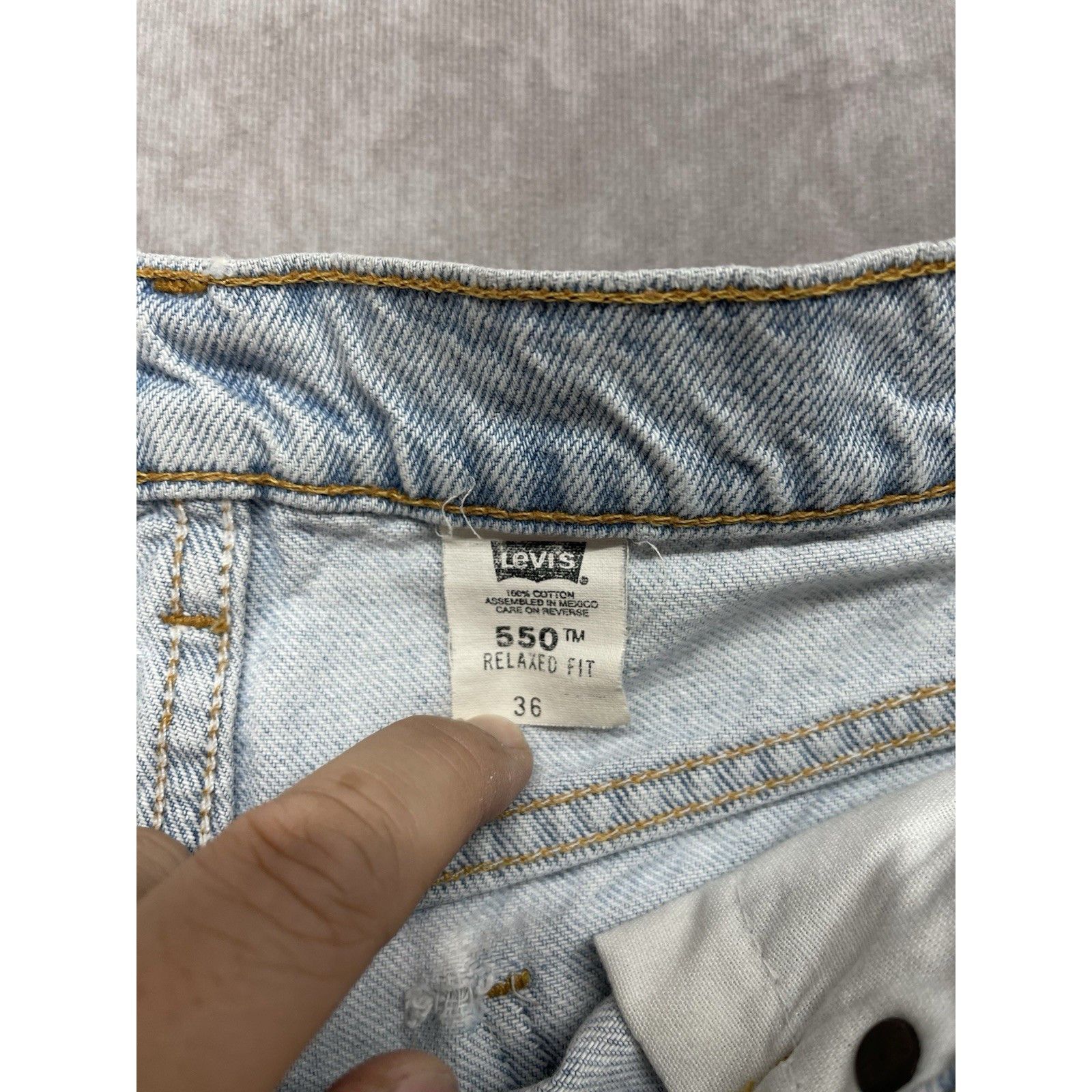 Levi's VTG 90s Levi's 550 Relaxed Fit Light Wash Orange Tab Denim S Size US 36 / EU 52 - 6 Thumbnail