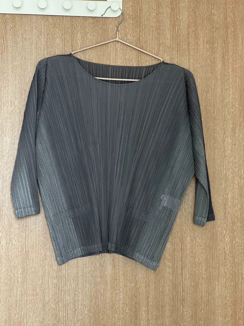 Issey Miyake Issey Miyake size:3 Grey pleated top Size M / US 6-8 / IT 42-44 - 1 Thumbnail