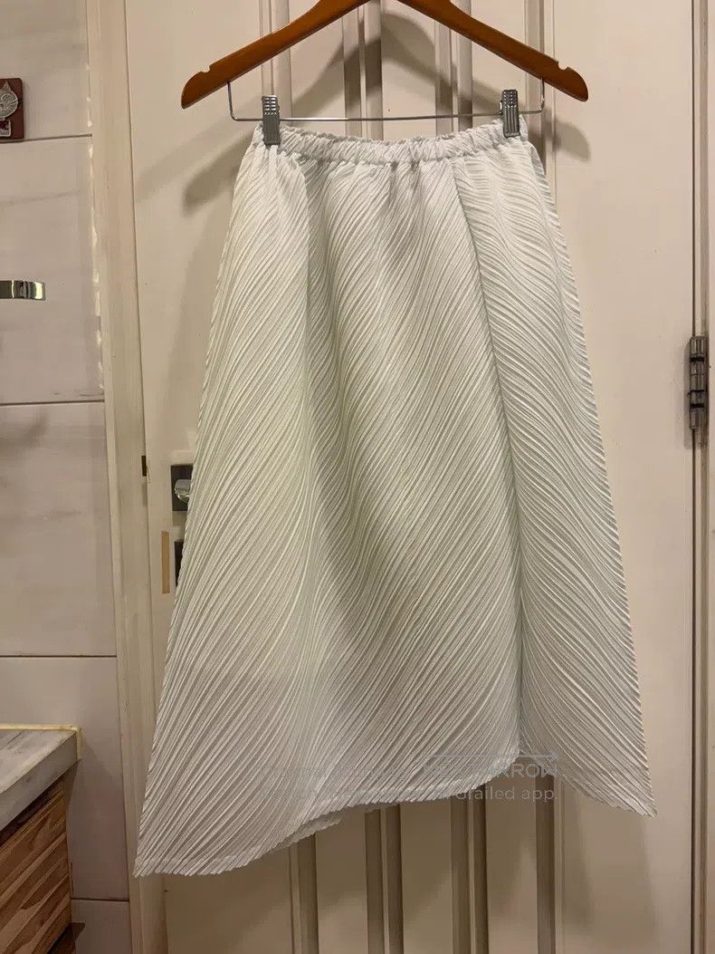 Issey Miyake Issey Miyake size:3 White Skirt Size 31" - 1 Thumbnail