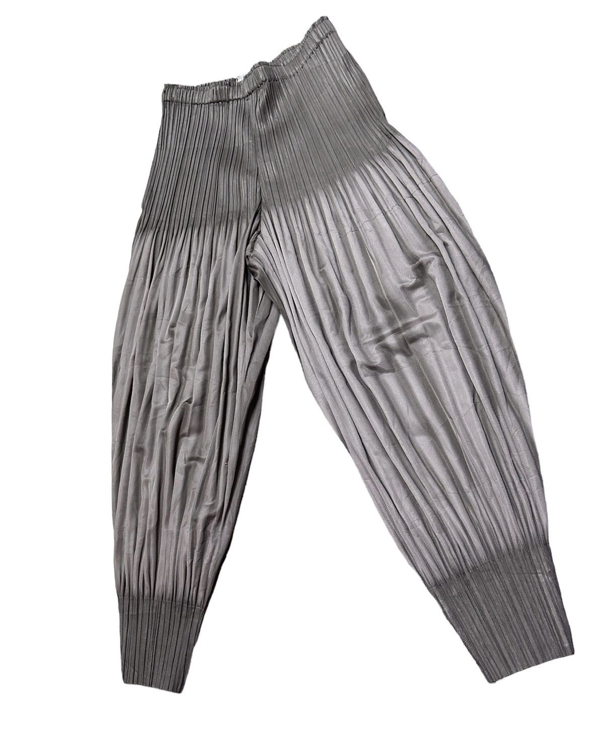 Pleats Please Issey Miyake Pleats Please by issey miyake pluffy pants Size 24" / US 00 / IT 34 - 2 Thumbnail