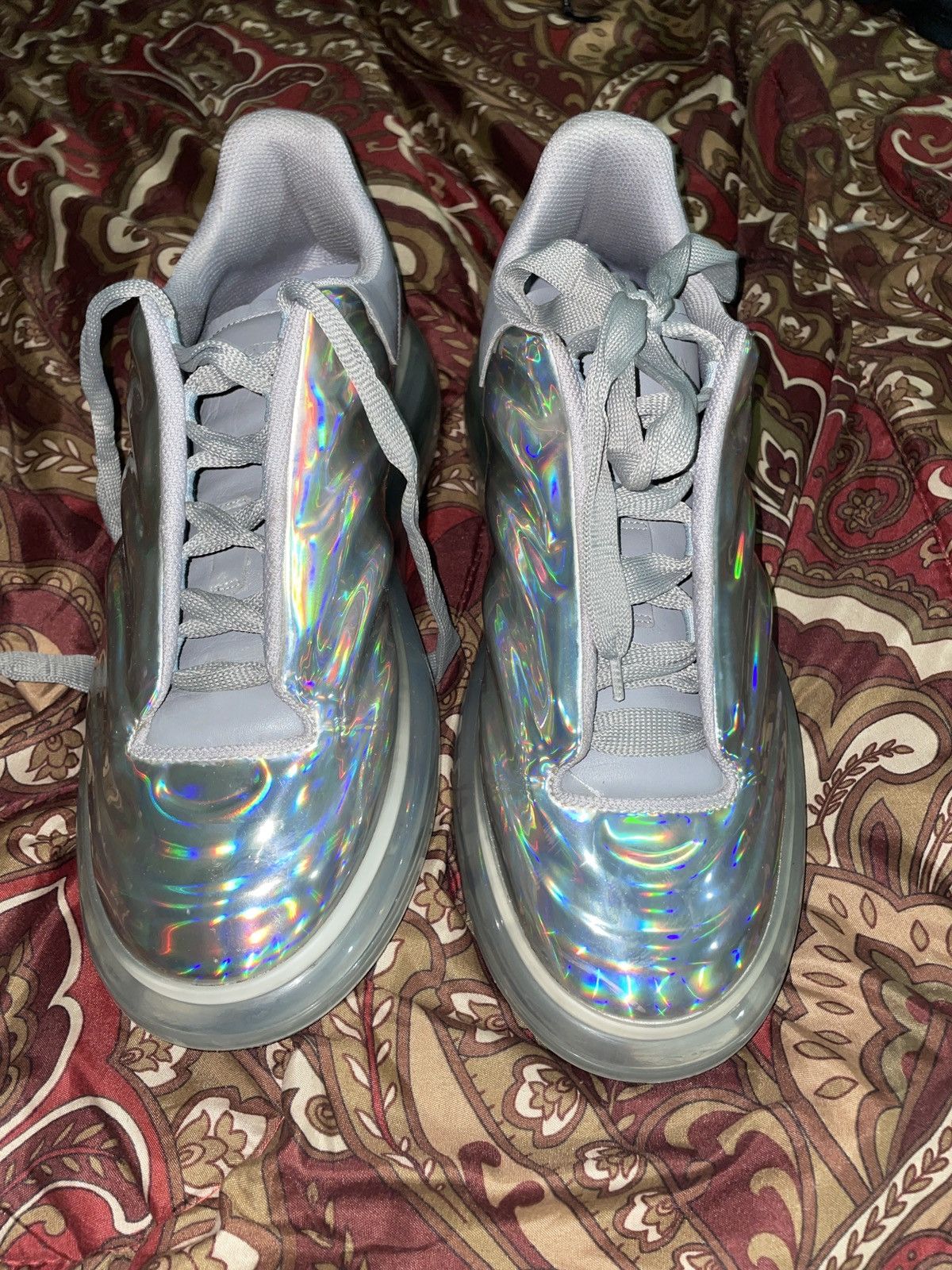 Alexander McQueen Alexander McQueen Oversized Sneaker Silver Iridescent Size US 11 / EU 44 - 1 Thumbnail