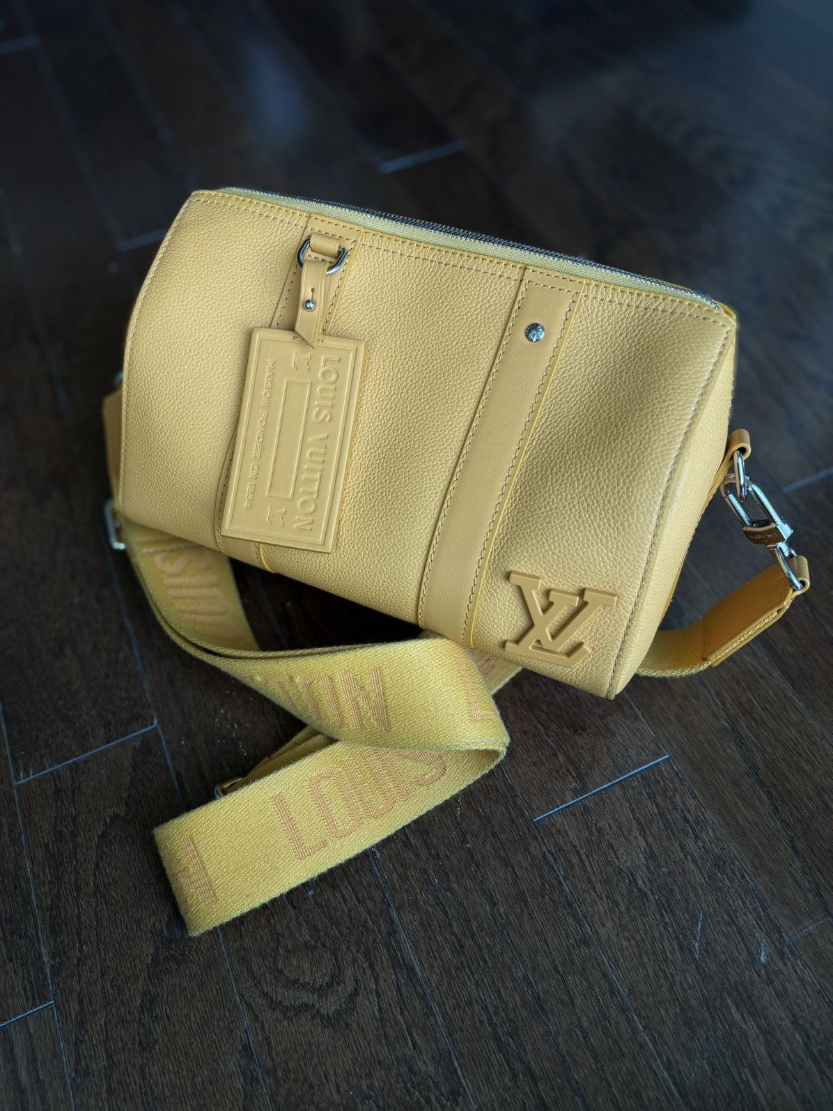 Louis Vuitton Louis Vuitton 25 Yellow City Keepall Aerogram Side Bag Size ONE SIZE - 2 Thumbnail