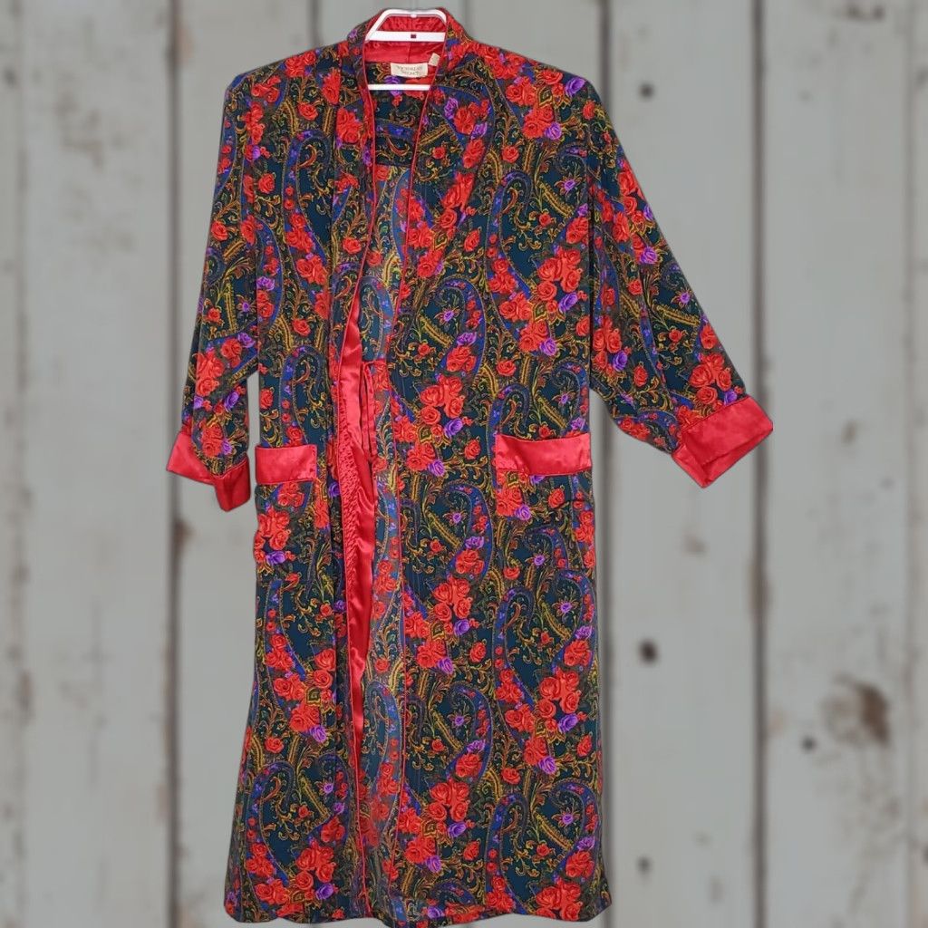 Victoria's Secret VINTAGE Victoria’s Secret Robe M Long Sleeve Red Purple Rose Floral Print Full Length Silk Satin Kimono Mock Pocket Tie Belt Not Included Womens Size ONE SIZE - 1 Thumbnail