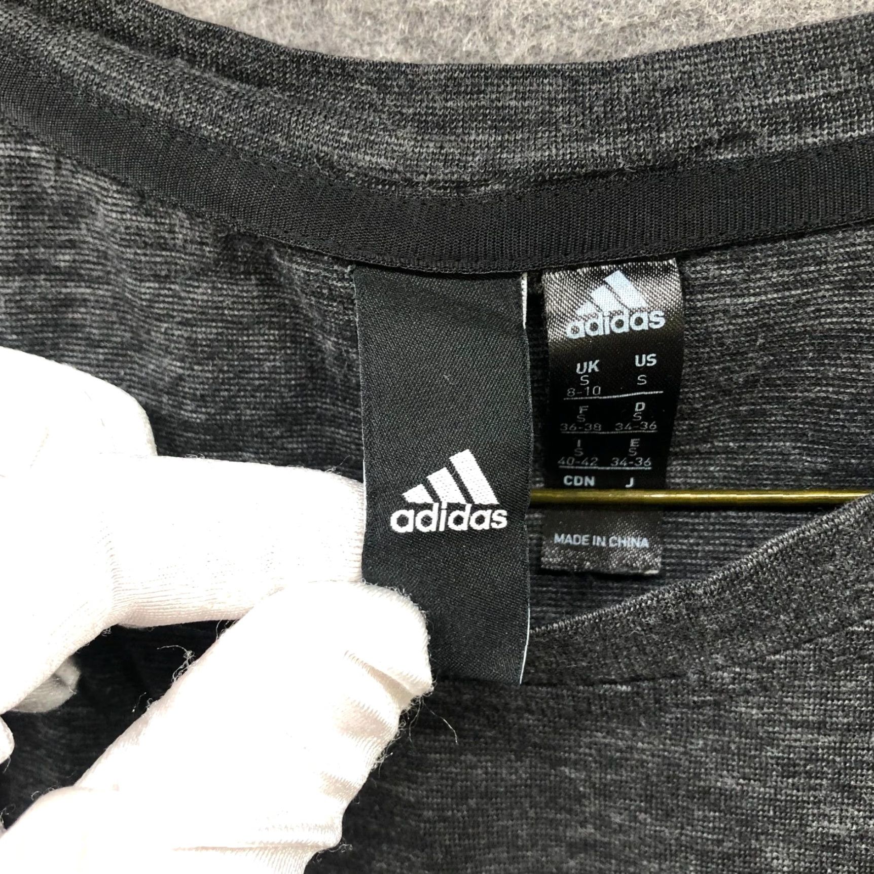 Logo 7 ADIDAS Tank Shirt Womens S Dark Gray Logo Crewneck Sleeveless Tee Relaxed Fit Casual Activewear Shirts Womens S Gray Logo Tee Size S / US 4 / IT 40 - 5 Thumbnail
