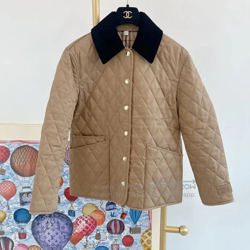 Burberry Burberry Khaki Cotton Mid-Length Jacket for Women. Size XS / US 0-2 / IT 36-38 - 1 Thumbnail
