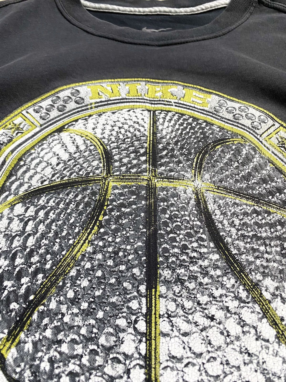 Nike Vintage Faded Nike T Shirt Rhinestones Ball Travis Scott Size US M / EU 48-50 / 2 - 7 Thumbnail