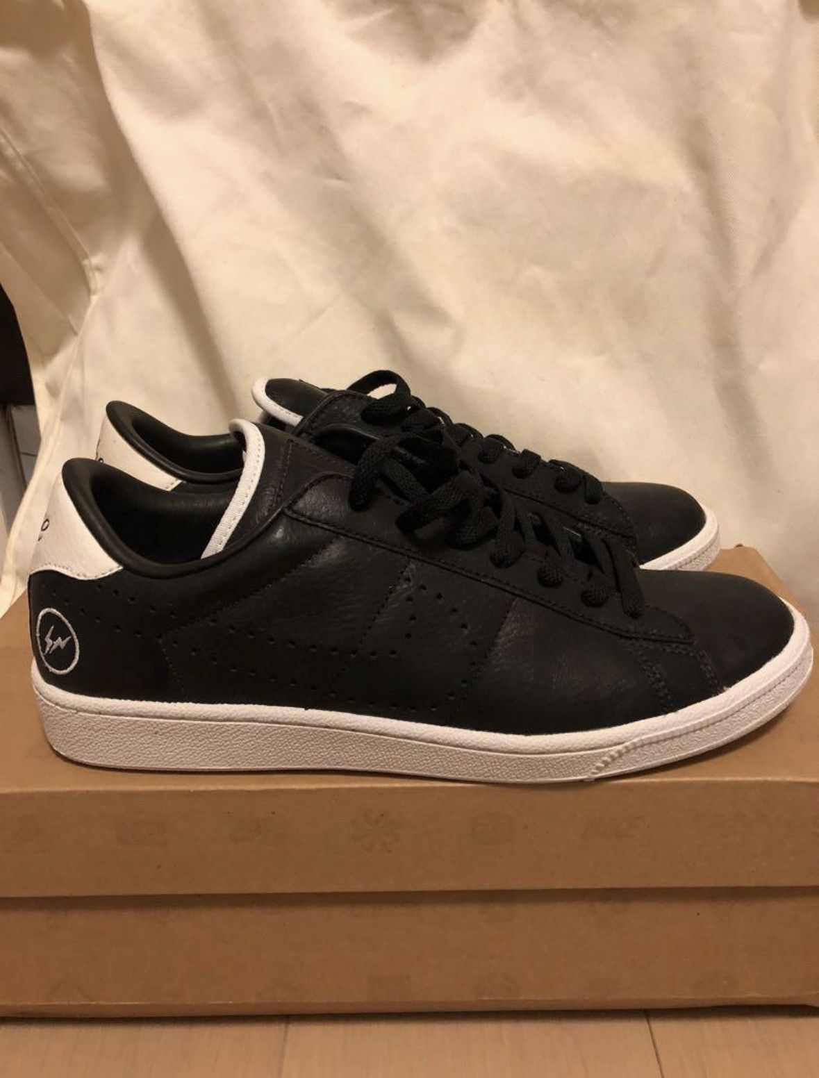 Nike nike fragment zoom tennis clasic hf for sichuan earthquake Size US 8.5 / EU 41-42 - 1 Thumbnail