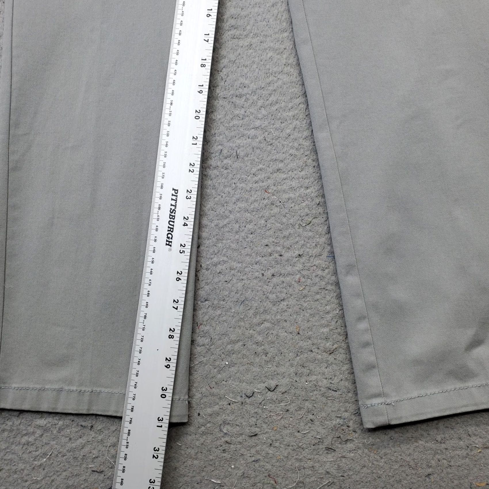 Izod IZOD Mens 32x32 Saltwater Chino Pants Gray Easy Care Stretch Flat Front Straight Casual Pants Mens Size 32 Gray Chino Stretch Flat Front Straight Wear Size US 32 / EU 48 - 4 Thumbnail
