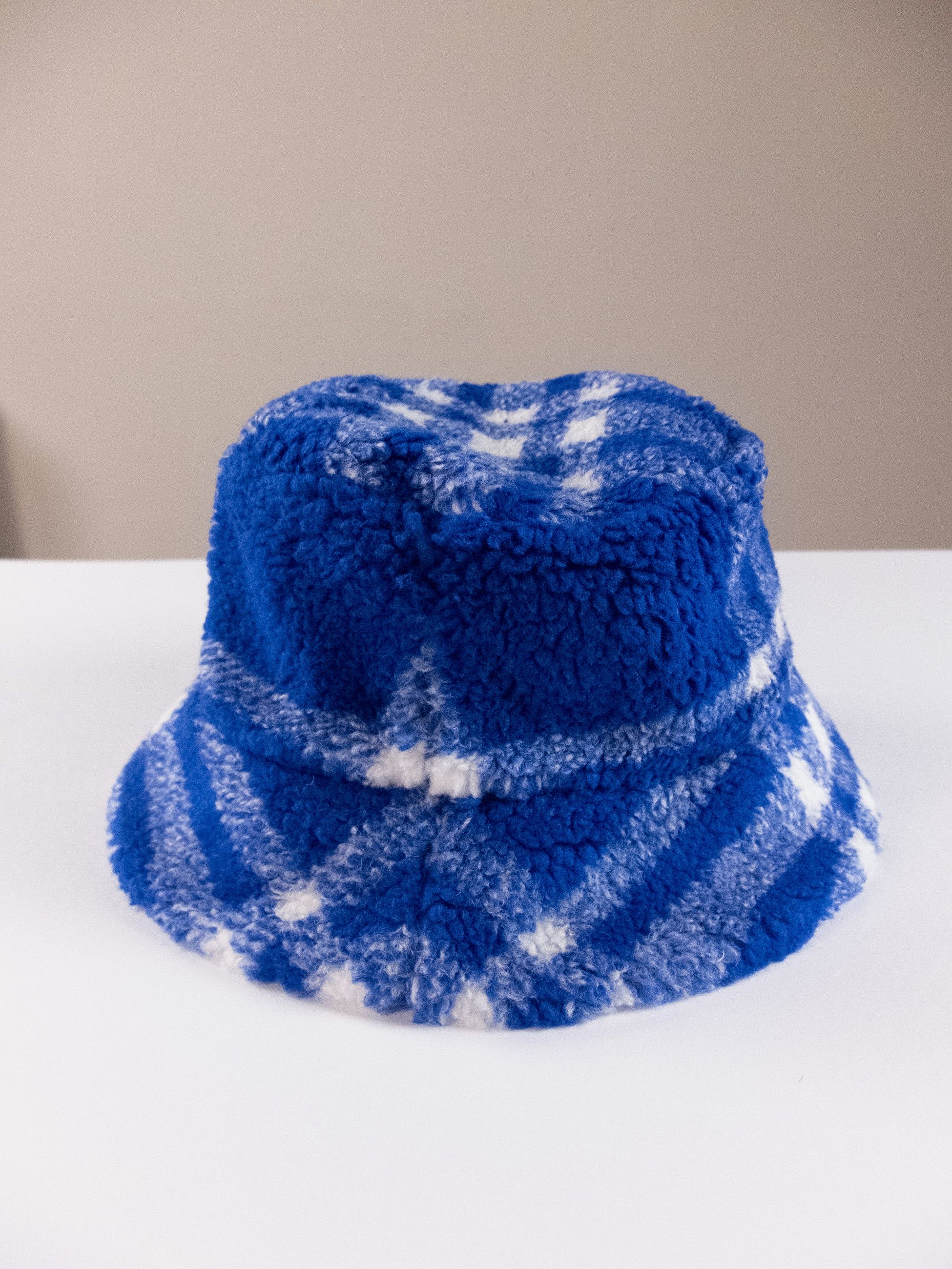 Burberry BURBERRY black blue nylon fleece check reversible bucket hat Size ONE SIZE - 6 Thumbnail