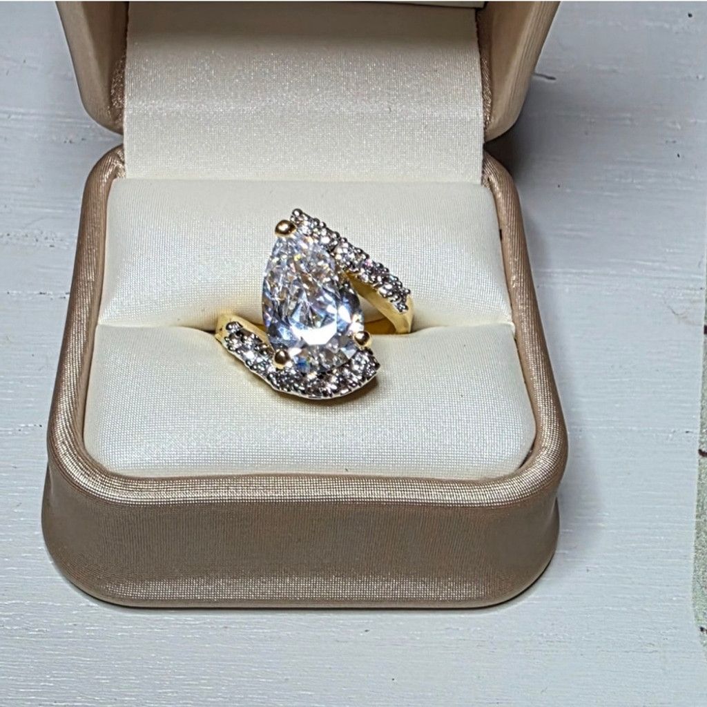 The Unbranded Brand Goldtone Silver and Cubic Zirconia Ring Size ONE SIZE - 5 Thumbnail