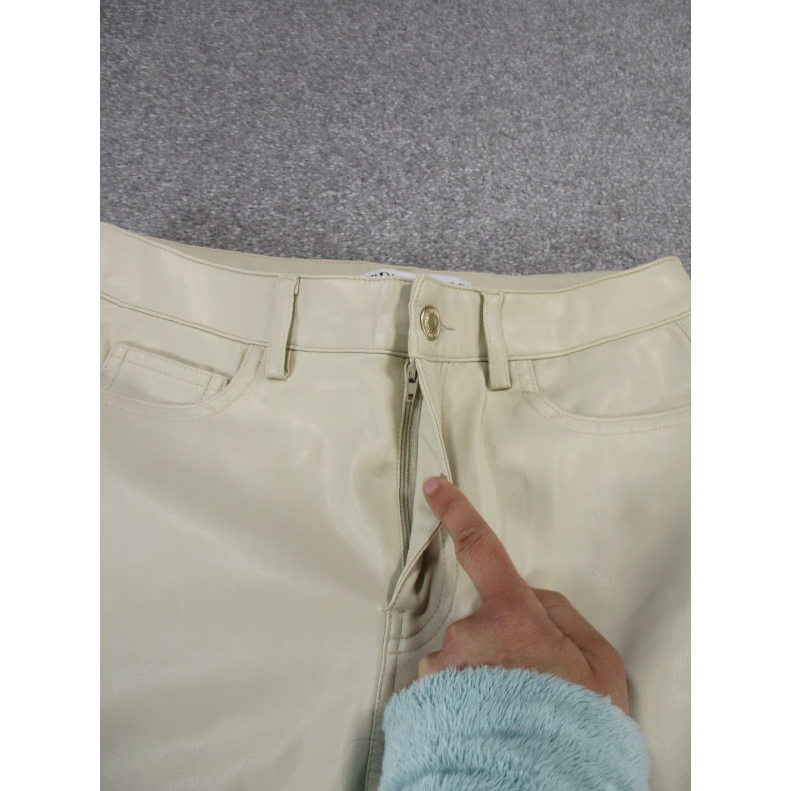 Zara ZARA Women's Dress Pants Size 4 Beige Faux Leather Straight Leg Size 27" / US 4 / IT 40 - 4 Thumbnail