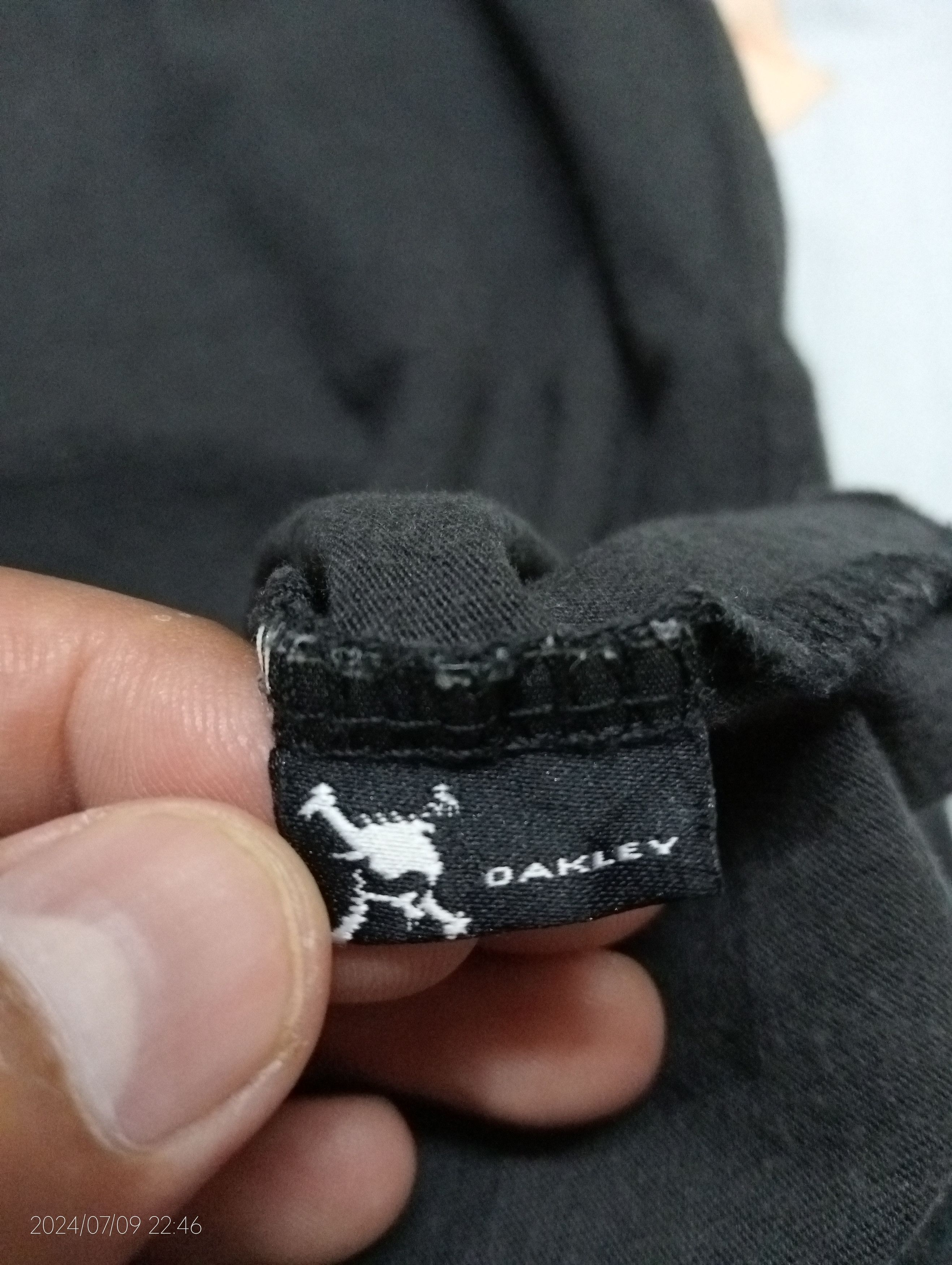 Oakley Oakley Big Logo Surf Tee Very Rare Size US L / EU 52-54 / 3 - 3 Thumbnail