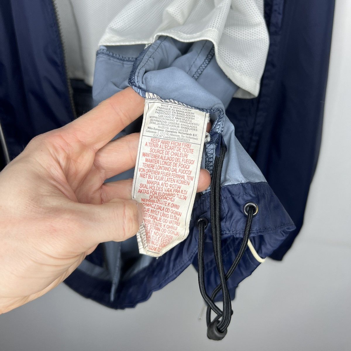 Nike × Vintage Vintage Nike Small Logo Drill Nylon Track Jacket size L Size US L / EU 52-54 / 3 - 11 Thumbnail