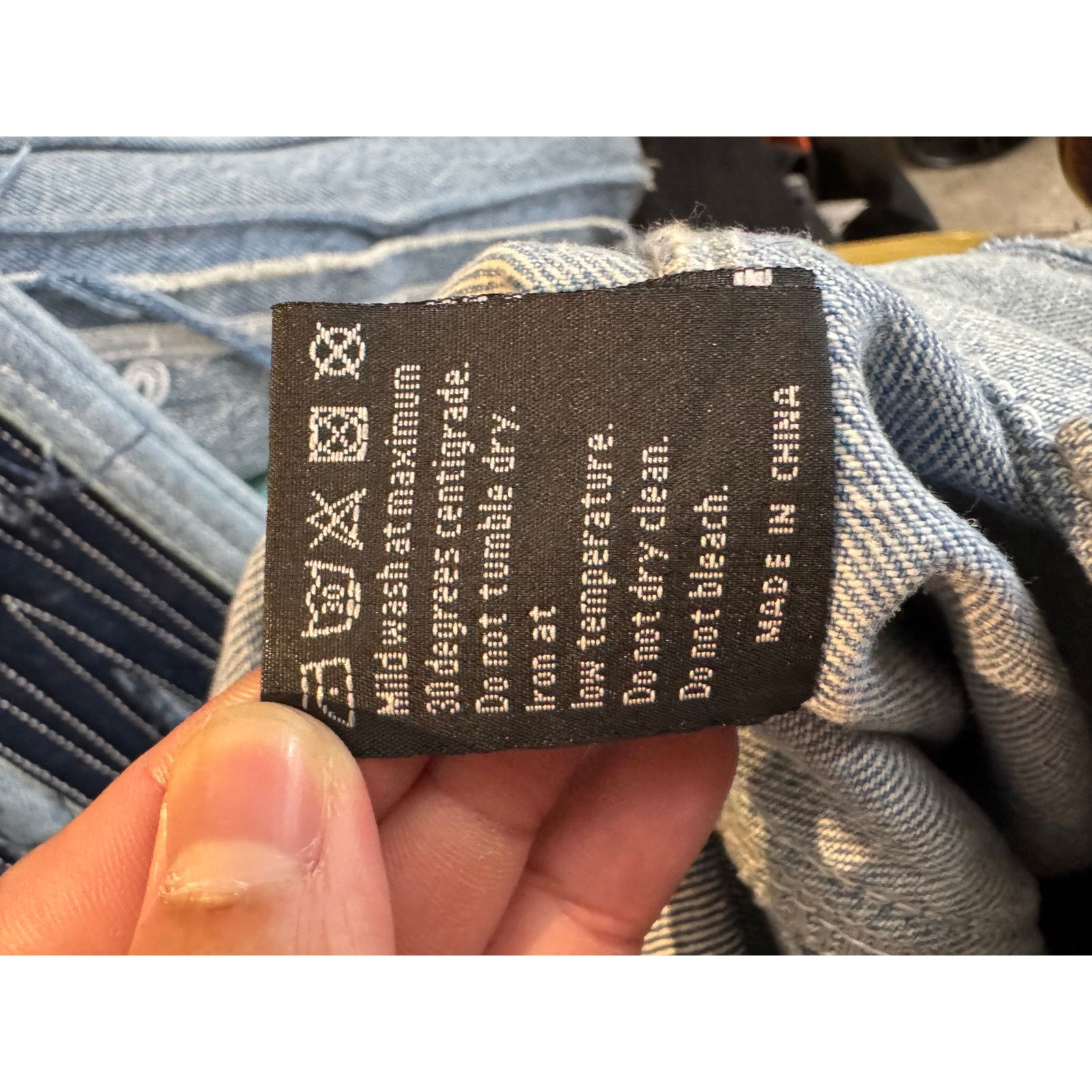 Who Decides War WDW Distressed Ripped Black Knee Blue Jeans Size US 34 / EU 50 - 5 Thumbnail