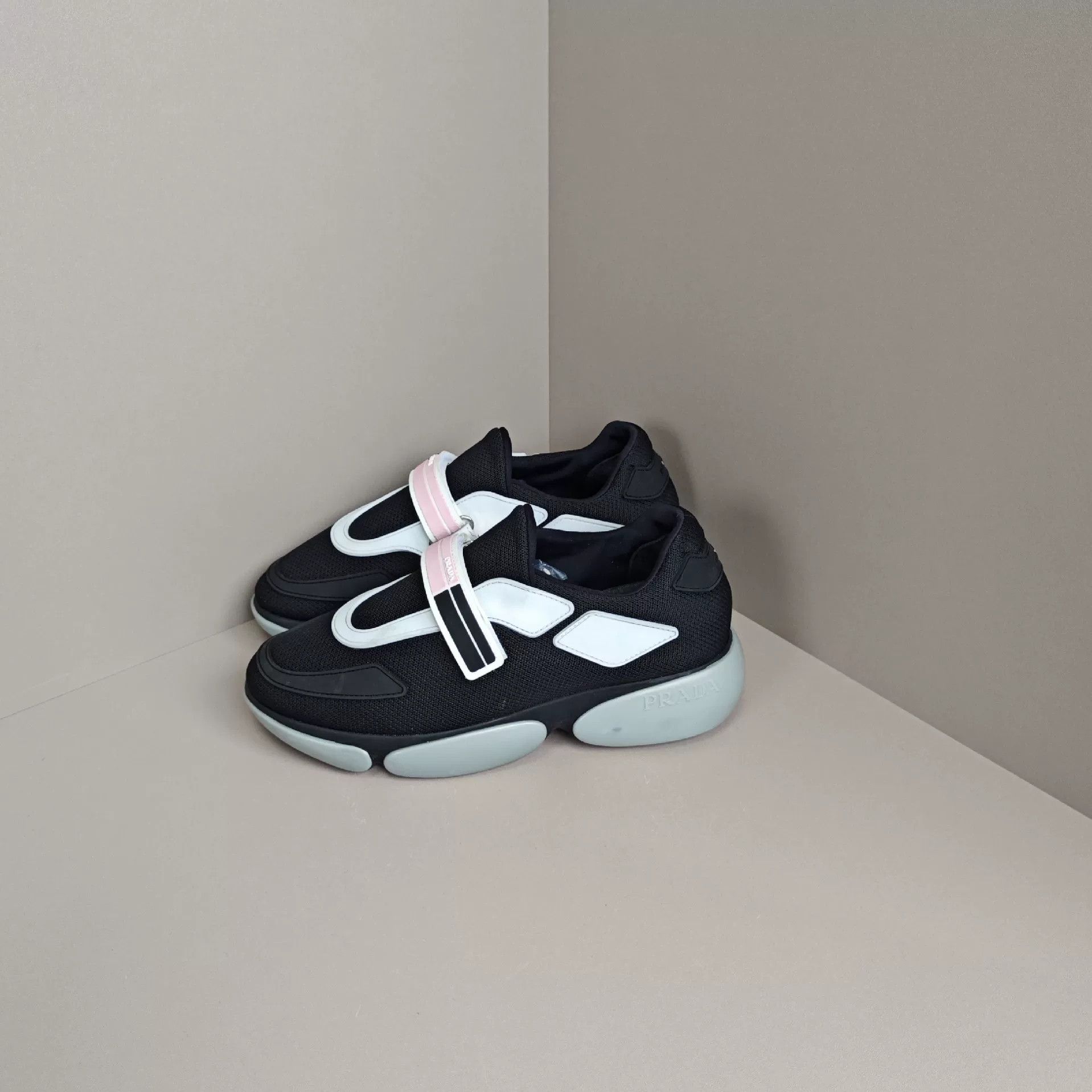 Prada Prada Casual Lowtop Sneakers us_5 Women Size US 5 / IT 35 - 1 Thumbnail