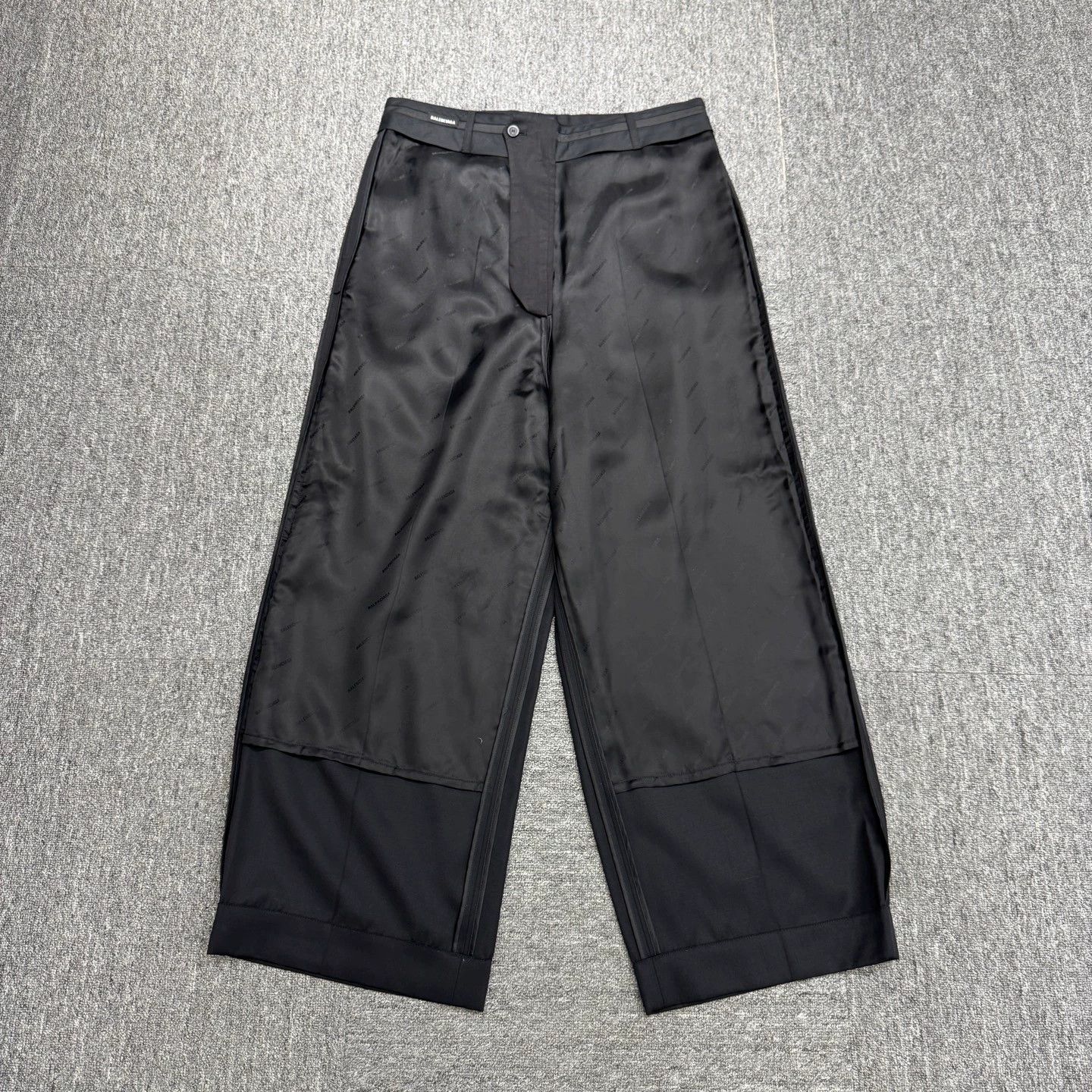Balenciaga Balenciaga Allover Slogan Print Wool Wide-Leg Pants M New Size US 32 / EU 48 - 1 Thumbnail