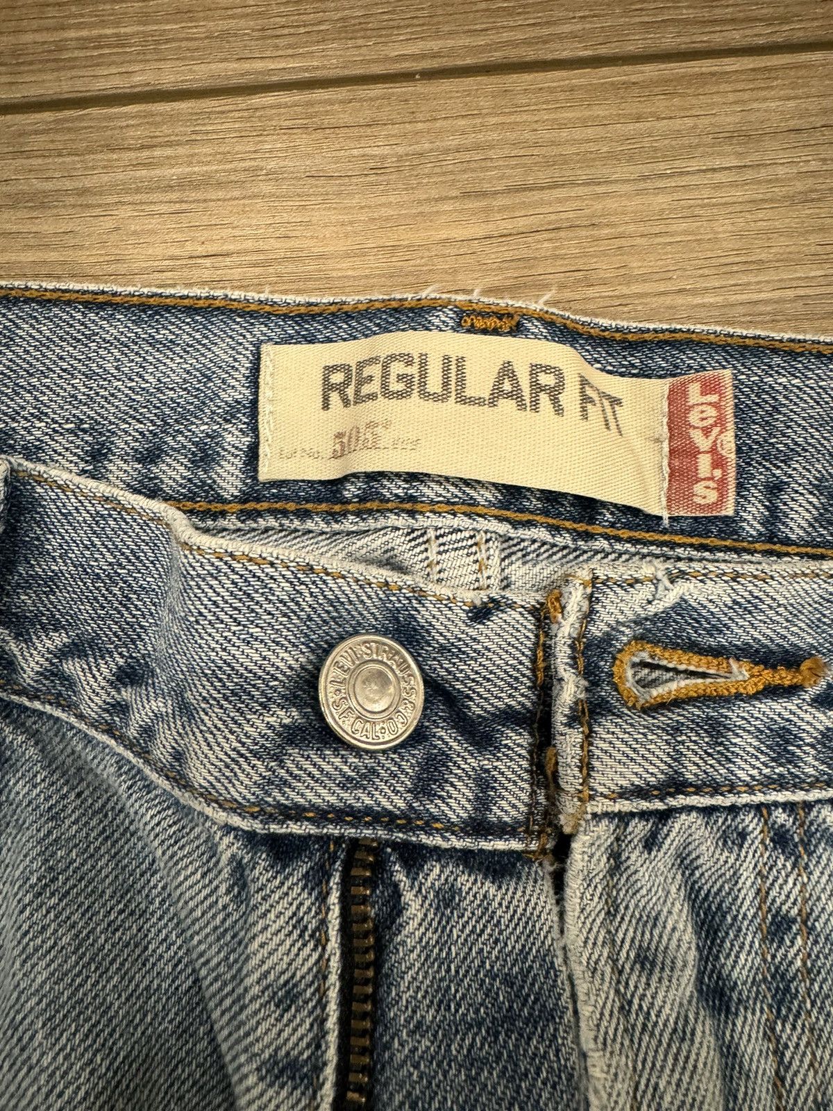 Levi's × Vintage Vintage distressed Levi 505 jeans Size US 34 / EU 50 - 4 Thumbnail
