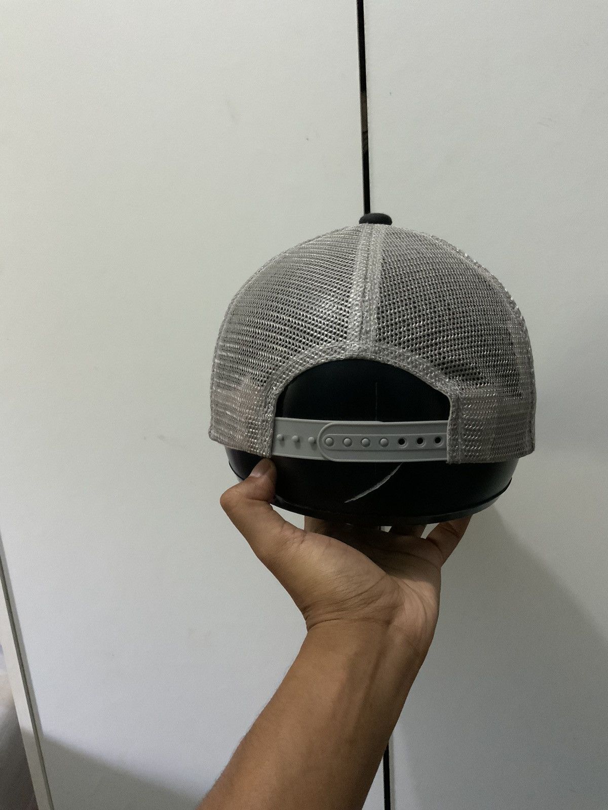 Japanese Brand L’espirit Club Dufitsal Distressed Archive Black Trucker Hat Size ONE SIZE - 4 Thumbnail