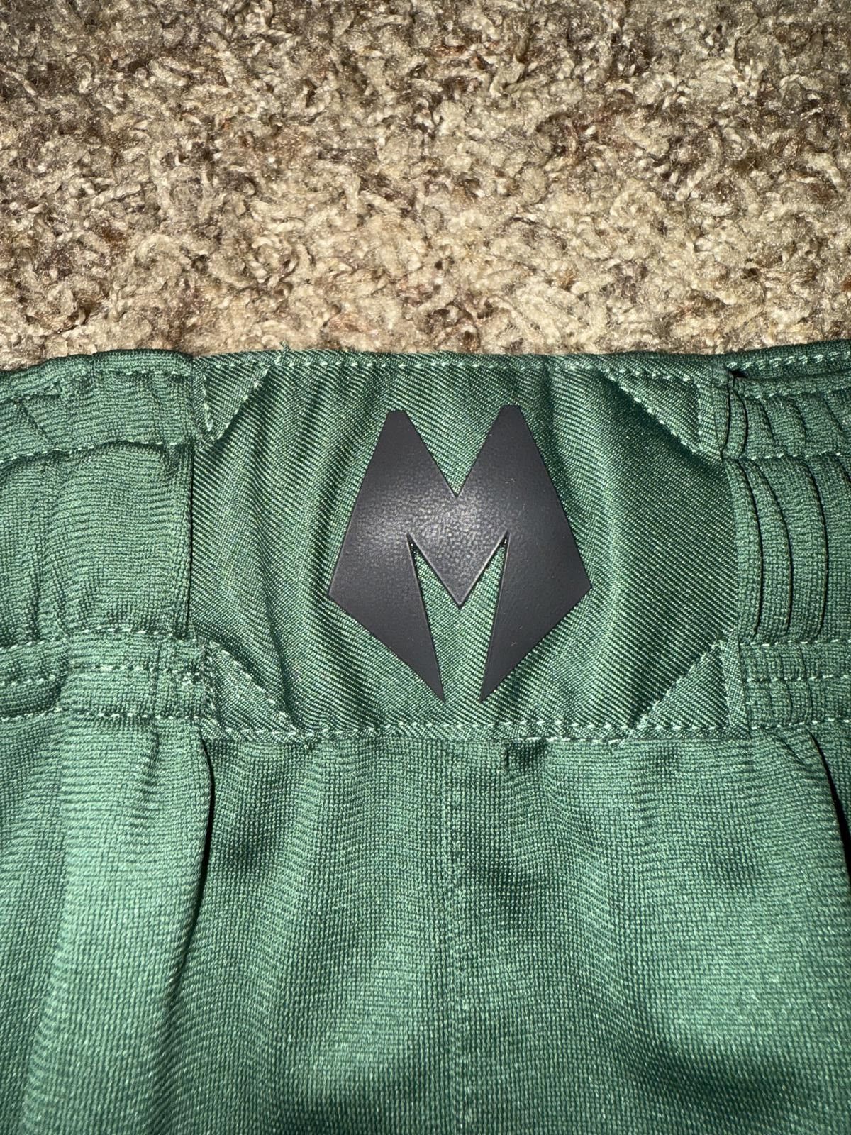 Nike Nike Men’s Authentic Milwaukee Bucks Shorts Team Issue Pro NBA Basketball Shorts Size US 36 / EU 52 - 5 Thumbnail