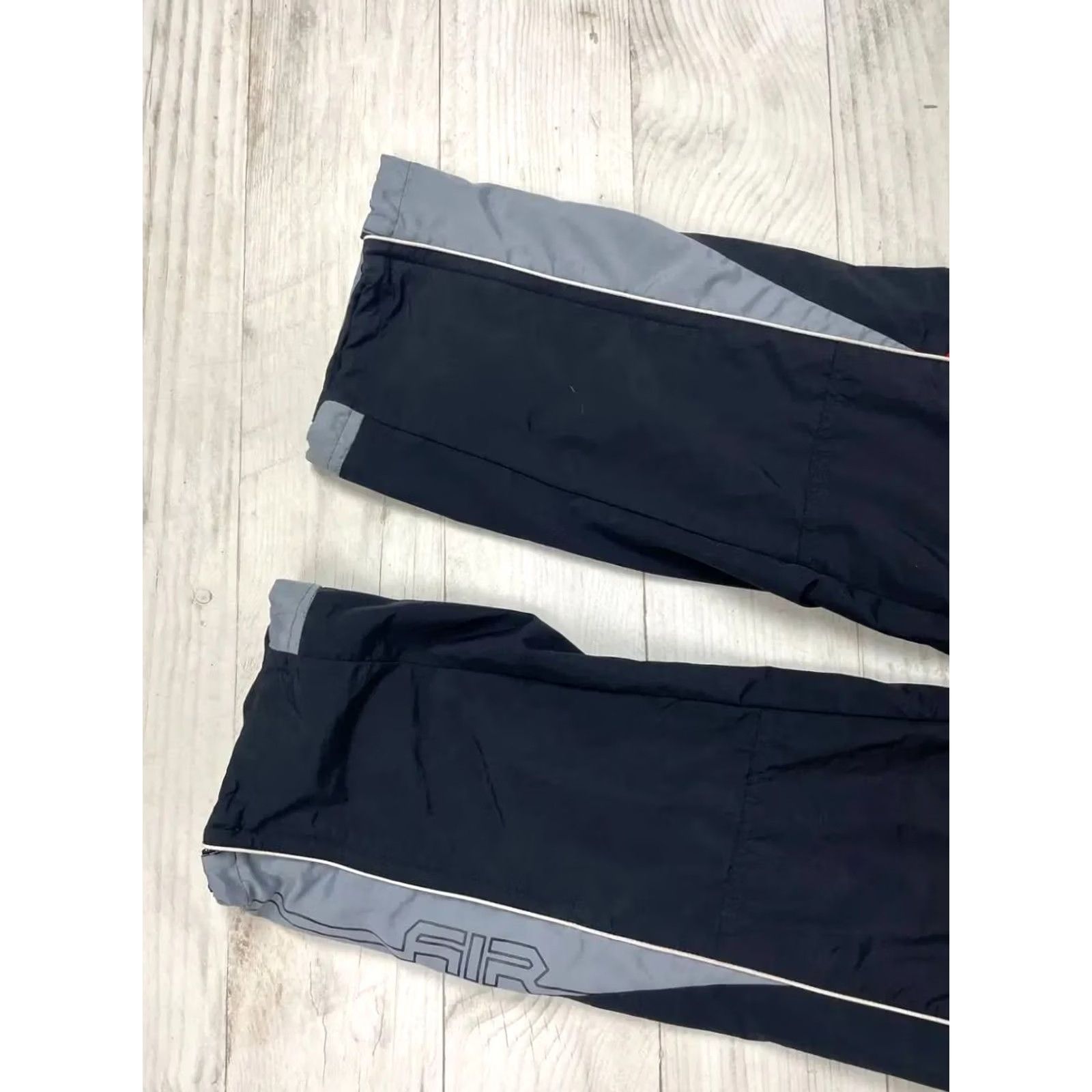 Nike VINTAGE Nike Air Pants Nike Pants Men L Black Nylon Striped Swoosh 00s Baggy 90s 00s Y2K Track Pants Waist 40cm 31.5in Knee 12.6in Men Size US 33 - 4 Thumbnail