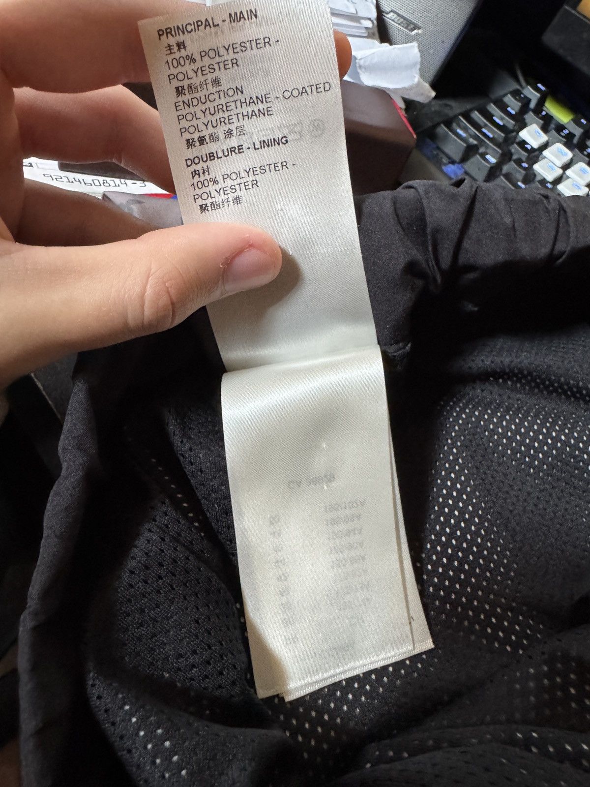 Louis Vuitton Louis Vuitton 2054 Heat Reactive Monogram Logo Track Pants Size US 44 / EU 60 - 10 Thumbnail