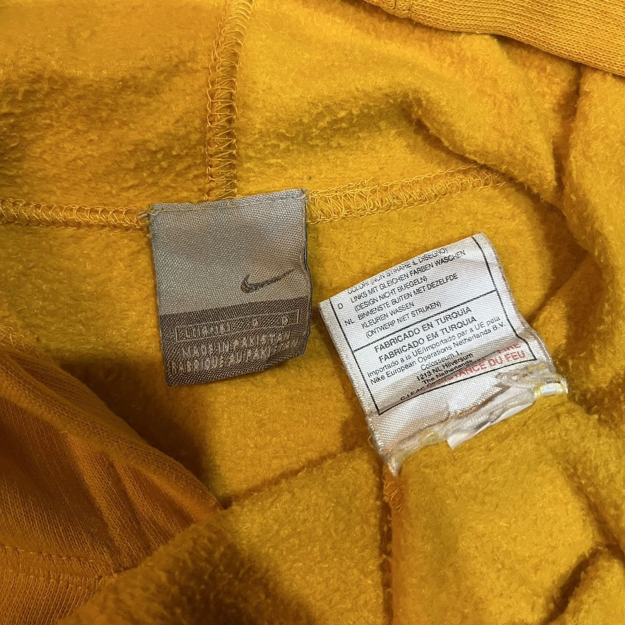 Nike vintage nike spellout hoodie (size L youth fit like size M) Size US M / EU 48-50 / 2 - 5 Thumbnail