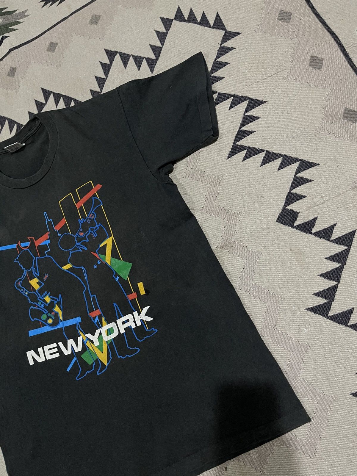 Vintage 1990s NEW YORK CITY JAZZ MUSIC NICELY FADED TSHIRT Size US L / EU 52-54 / 3 - 4 Thumbnail