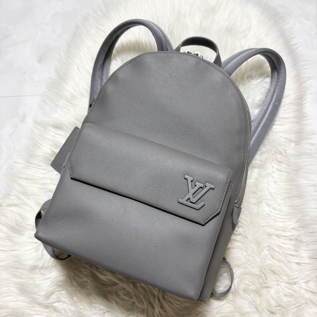 Louis Vuitton Authentic Louis Vuitton LV Aerogram Takeoff Leather Backpack Size ONE SIZE - 3 Thumbnail