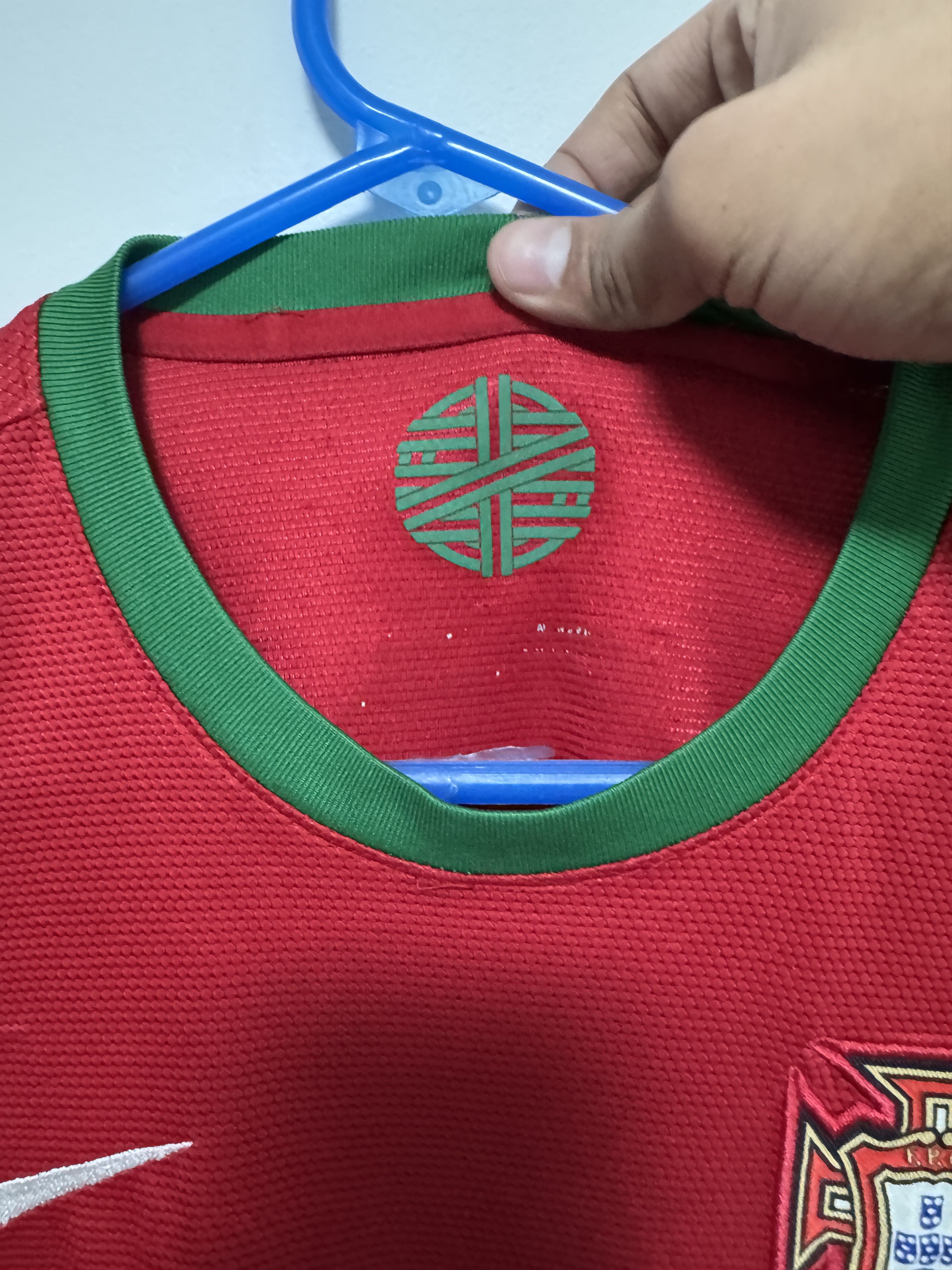 Nike PORTUGAL 2012 WORLD CUP SOCCER JERSEY FOOTBALL KIT Size US L / EU 52-54 / 3 - 3 Thumbnail