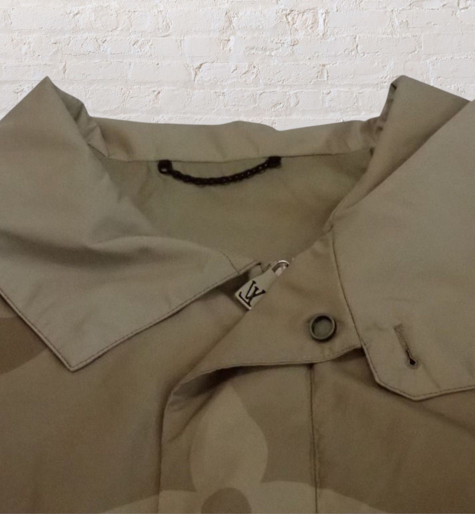 Louis Vuitton Louis Vuitton LV Monogram Gradient Print Light Jacket Size US S / EU 44-46 / 1 - 5 Thumbnail