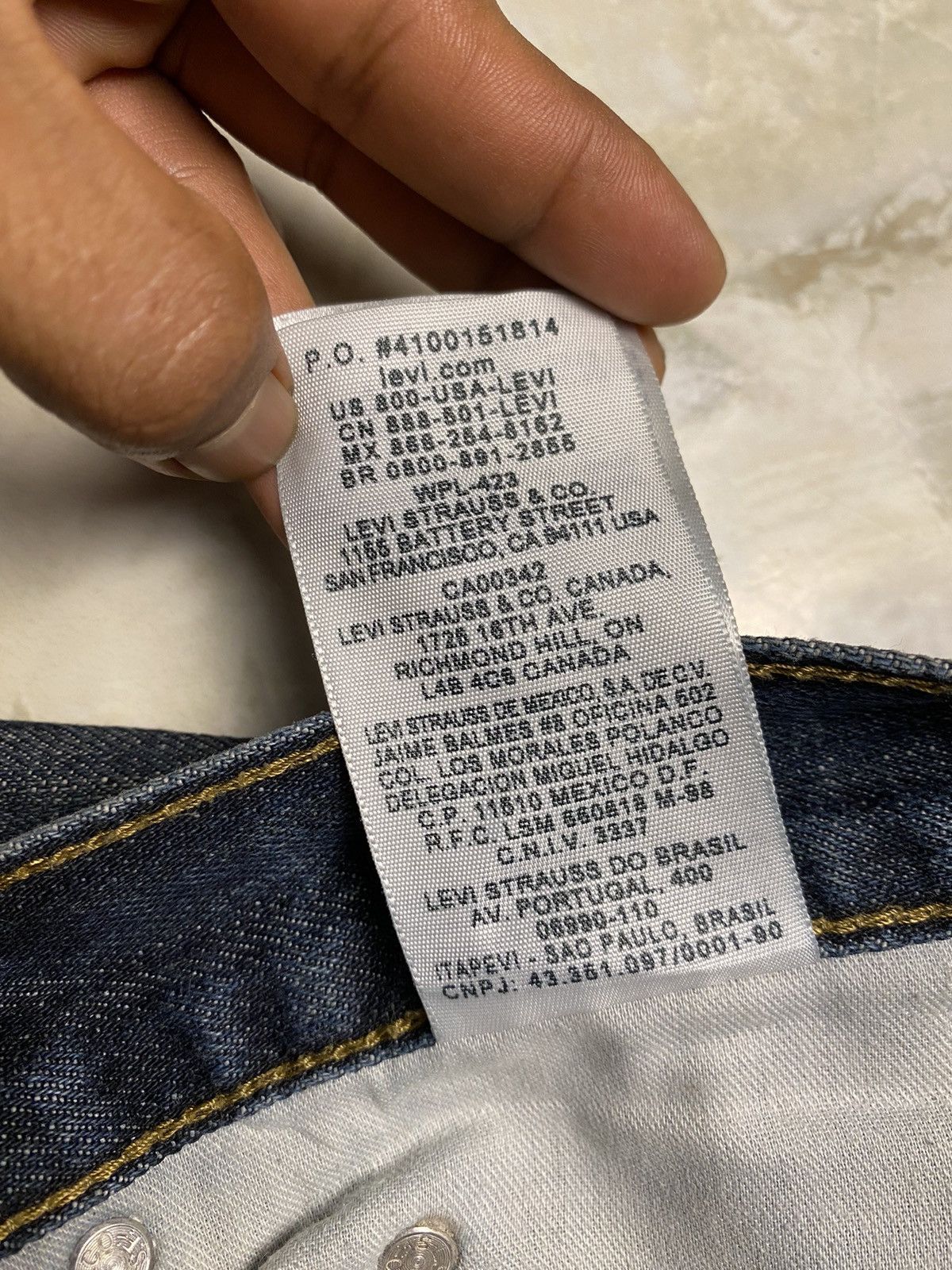 Levi’s 559 distressed denim street wear vintage