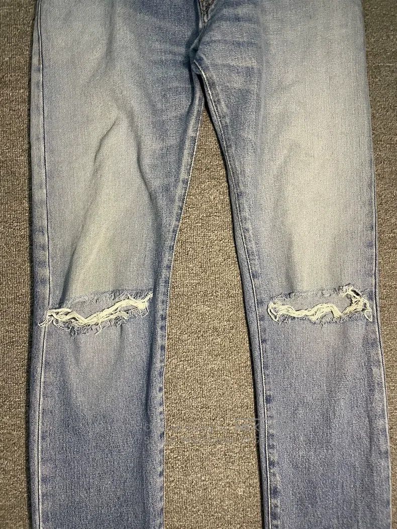 Saint Laurent Paris Saint Laurent Paris Blue Washed Knee Cut Ripped Denim Jean Size US 30 / EU 46 - 2 Thumbnail