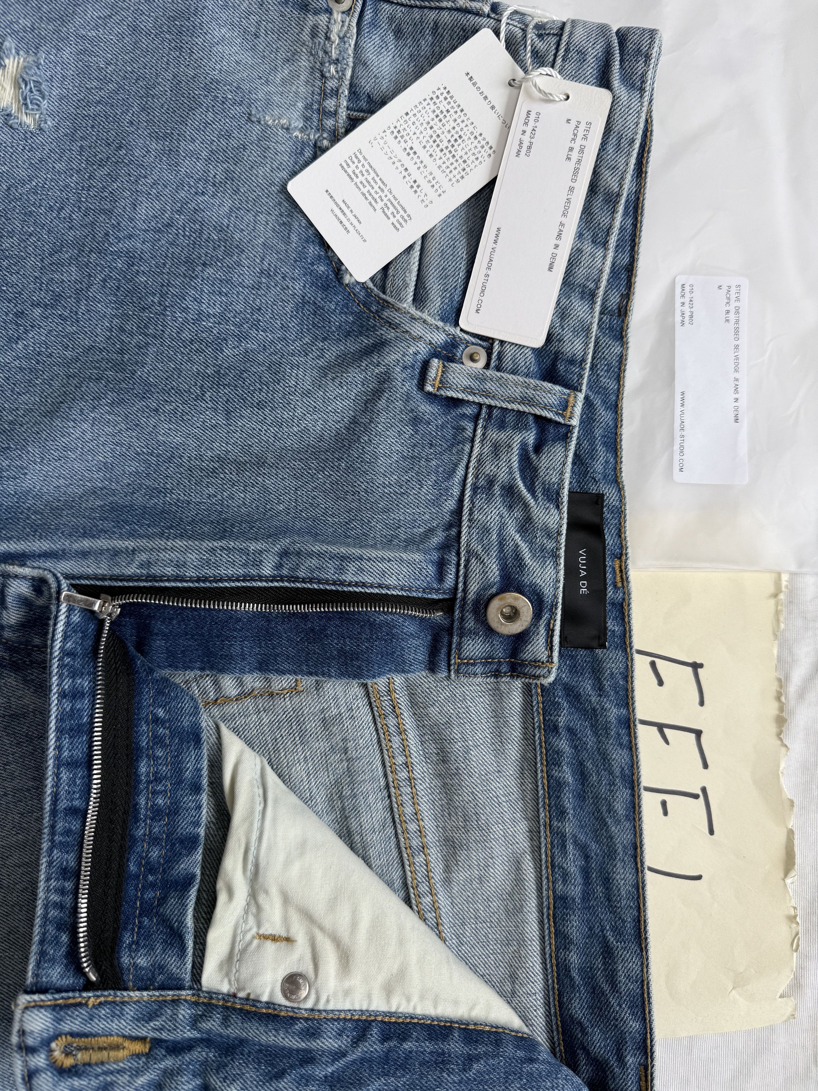 VUJADE STEVE DISTRESSED SELVEDGE JEANS IN DENIM