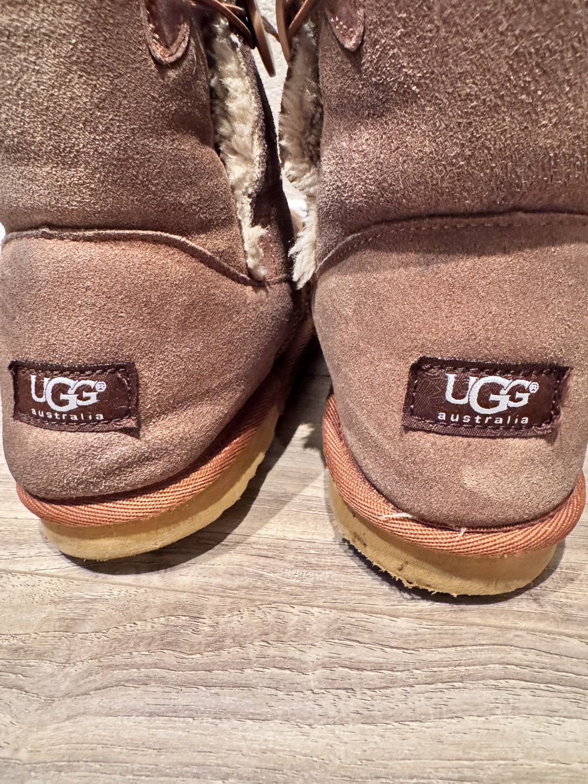 Ugg UGG 5803 Bailey Button II Sheepskin Boots Chestnut Brown Size US 9 / IT 39 - 10 Thumbnail