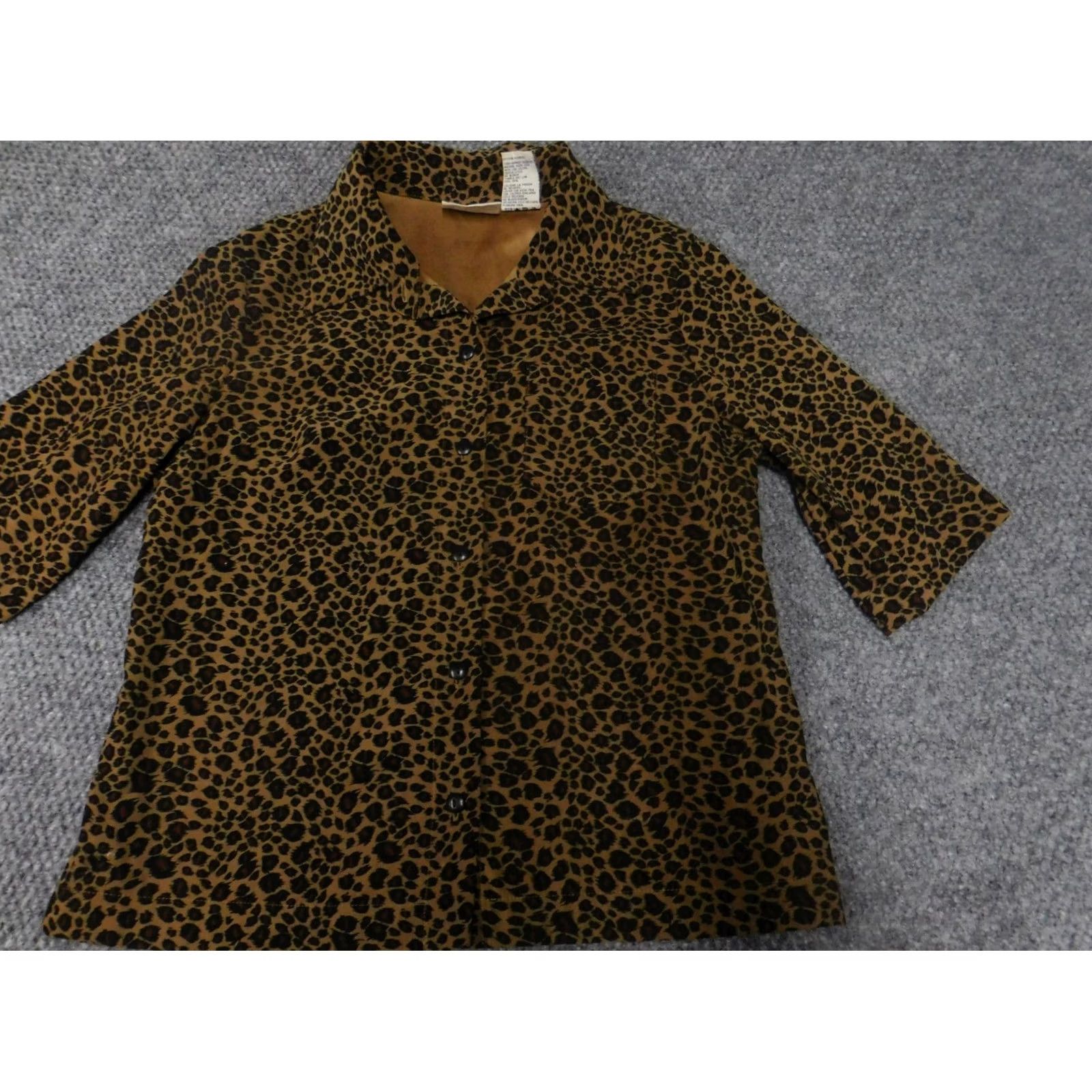 Vintage Studio Ease Womens Button-Up Shirt 8 Brown Animal Print Short Sleeve Casual Crew Neck Button-Down Lightweight Cotton Polyester Rayon 8 Womens Size M / US 6-8 / IT 42-44 - 2 Thumbnail