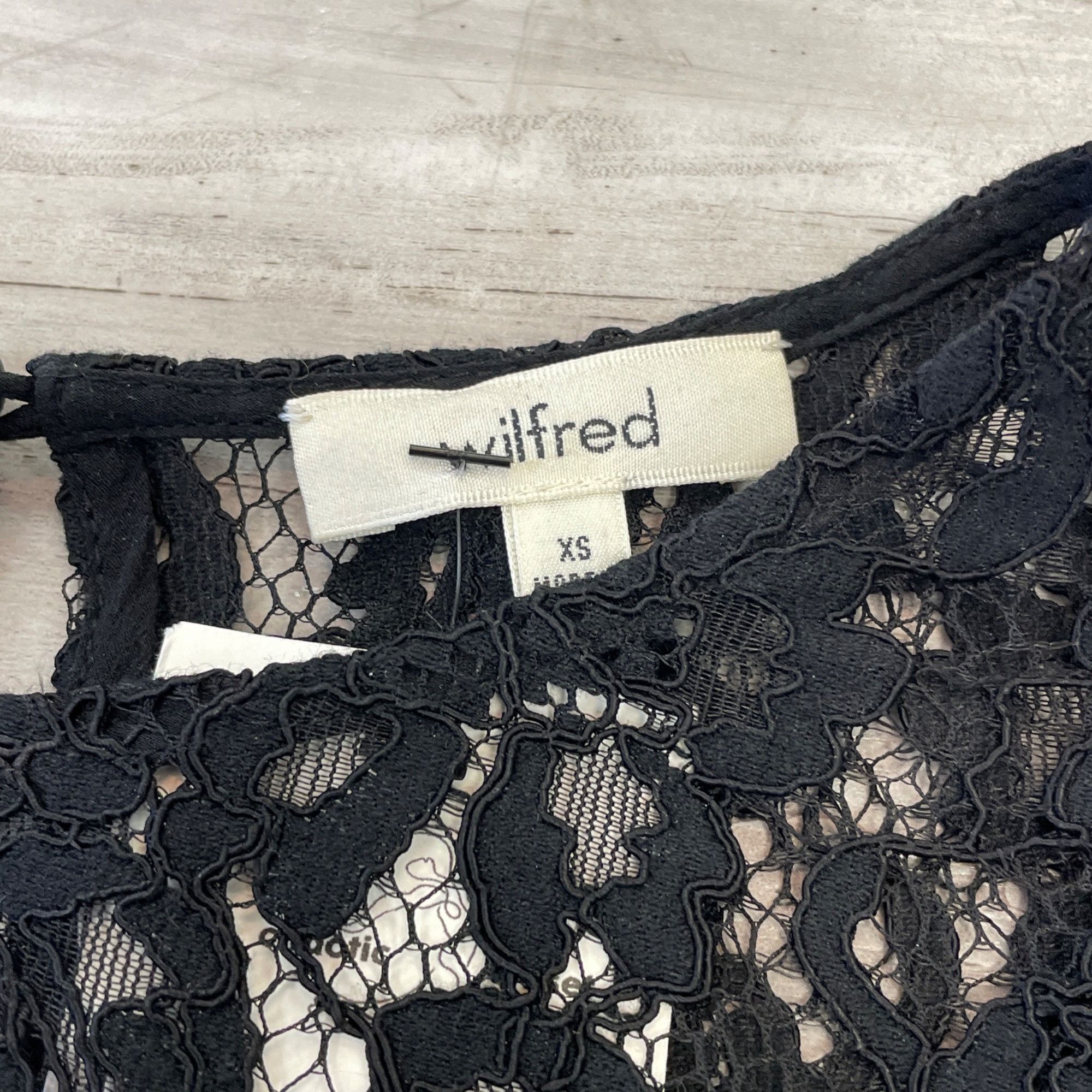 Aritzia XS - Wilfred Artizia Lapointe Scallop Sheer Top Size XS / US 0-2 / IT 36-38 - 3 Thumbnail