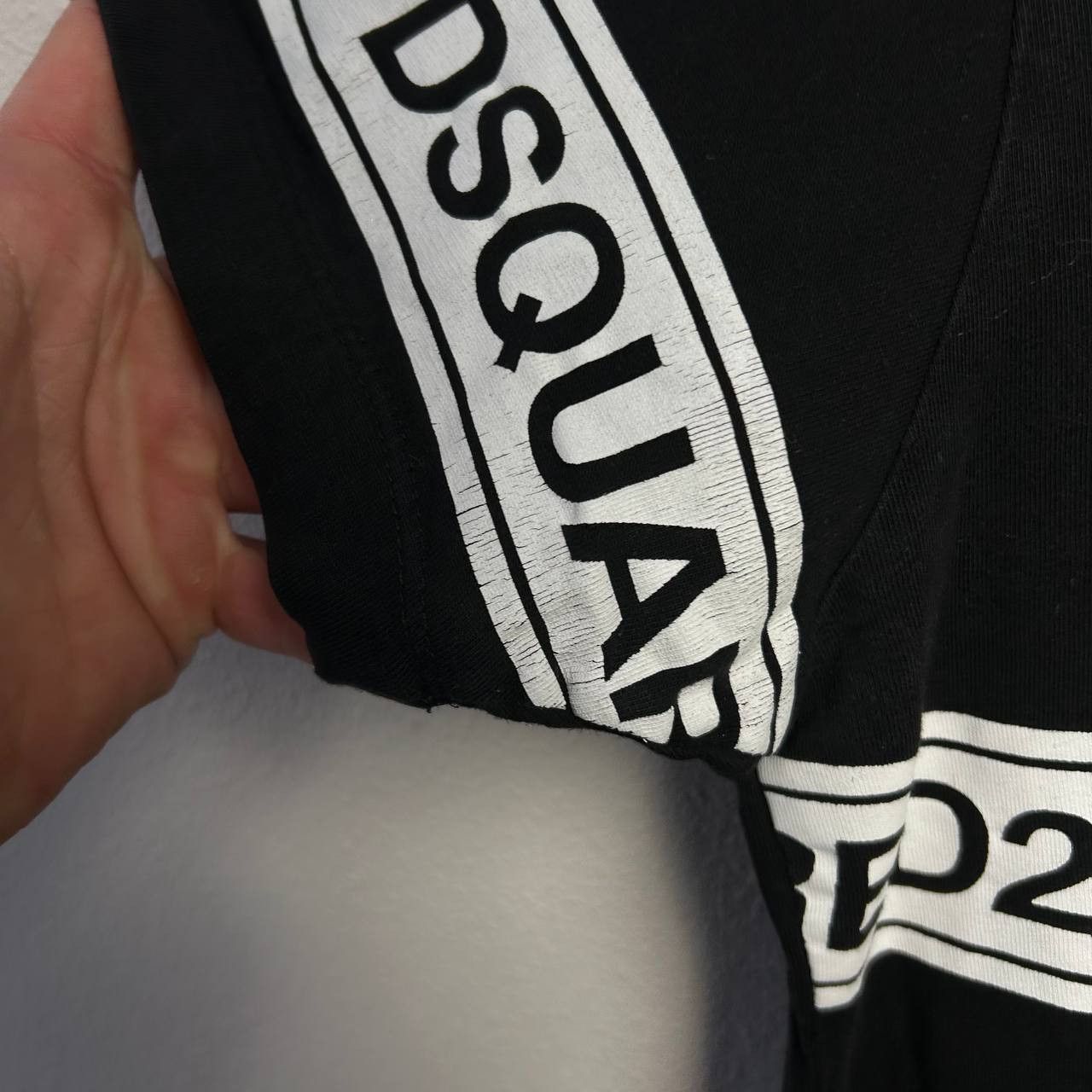 Dsquared2 Designer Dsquared2 big logo streetwear y2k opium tee Size US S / EU 44-46 / 1 - 5 Thumbnail