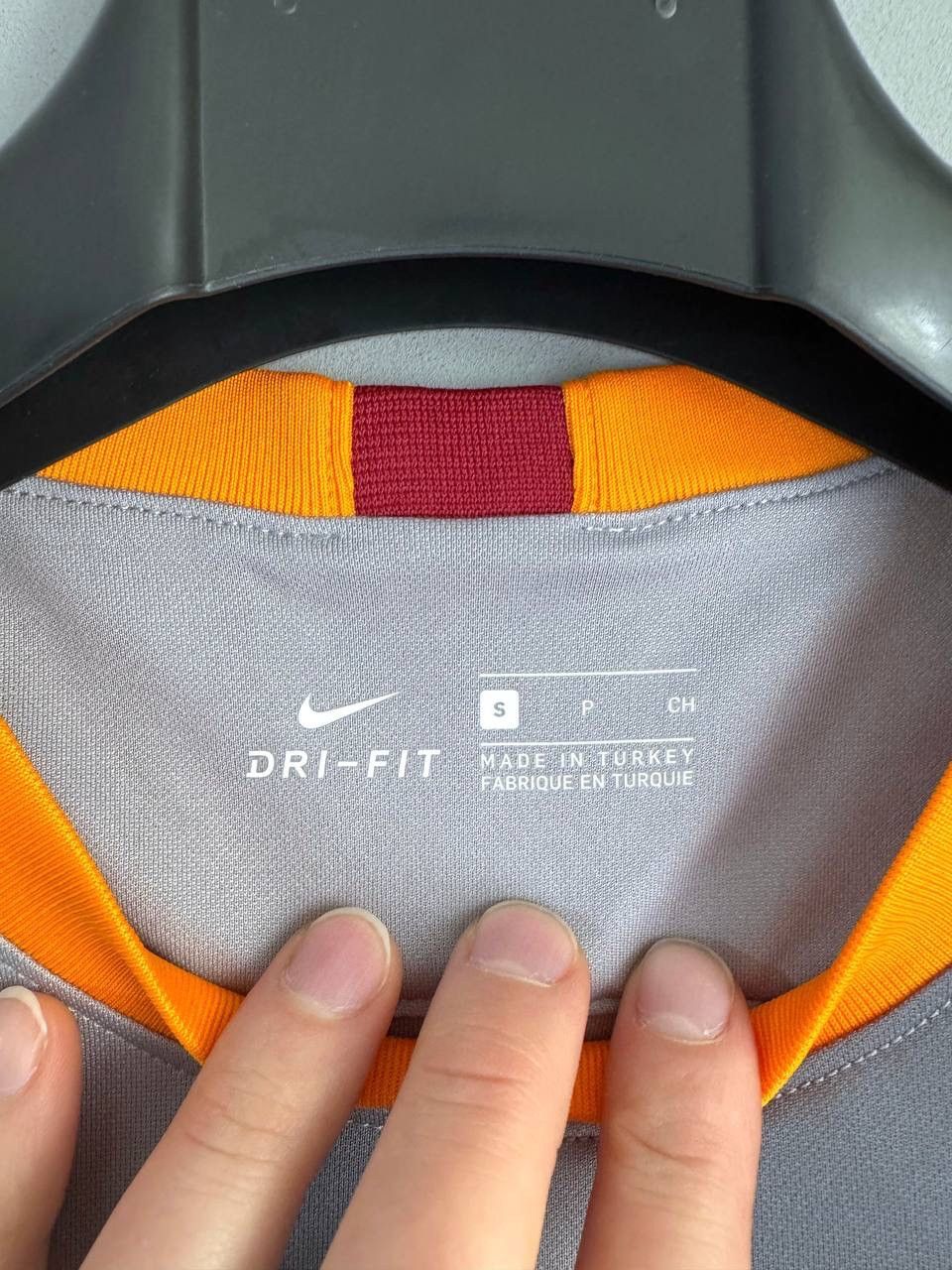 Nike Galatasaray FC 2019/2020 Away Third Soccer Jersey, Size S Size US S / EU 44-46 / 1 - 8 Thumbnail