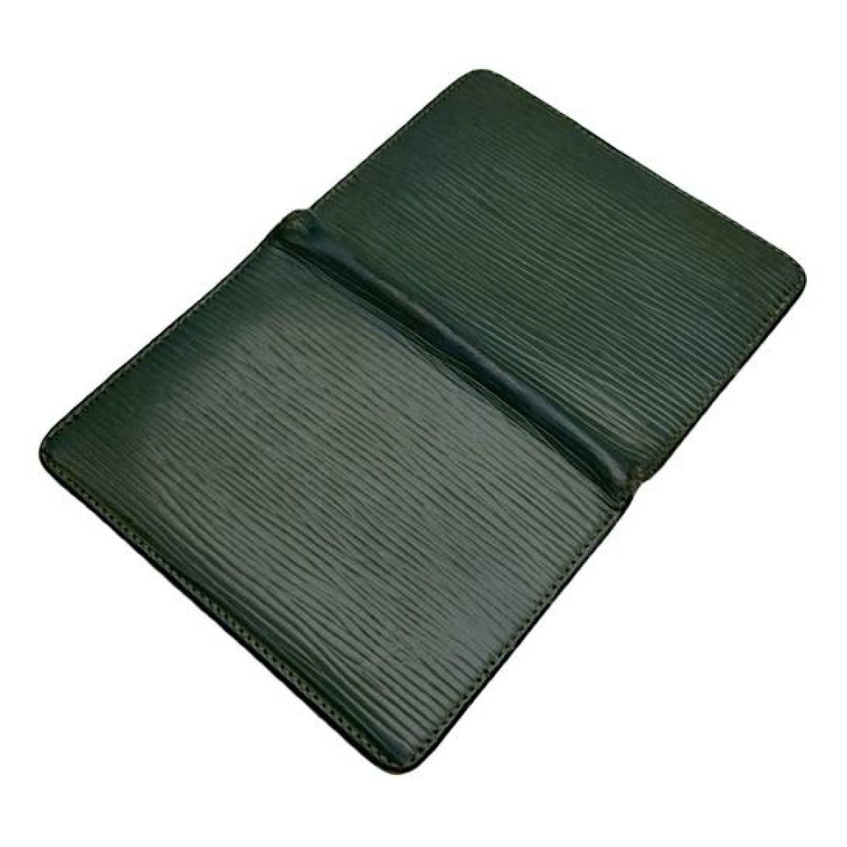 Louis Vuitton Green Leather Purse Size ONE SIZE - 1 Thumbnail