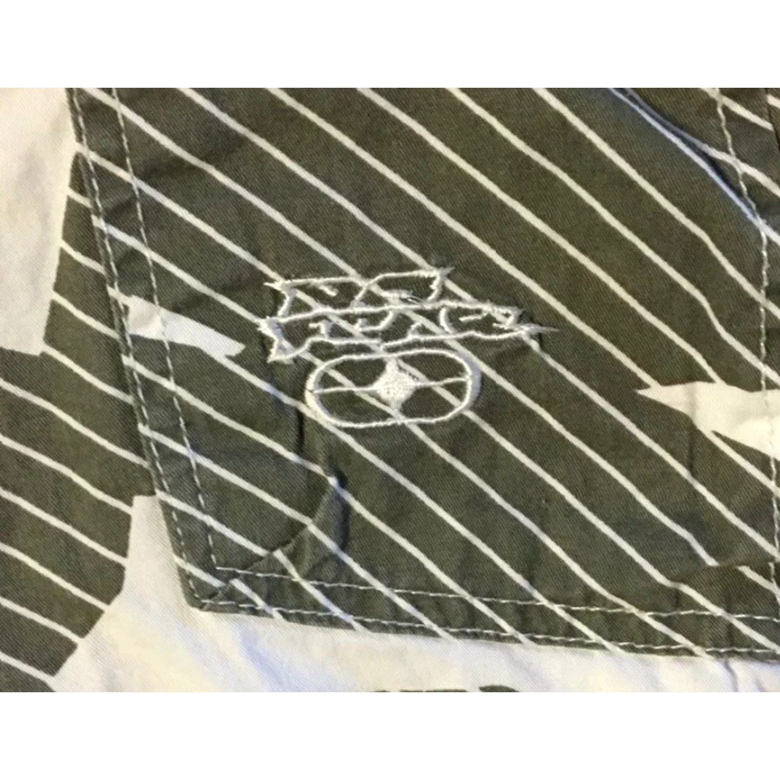 Quiksilver Vtg No Fear Abstract Art AOP Shorts 36 Surf Skate Vaporwave Grunge OP Gotcha Y2K Nike Shirt Size US 36 / EU 52 - 2 Thumbnail
