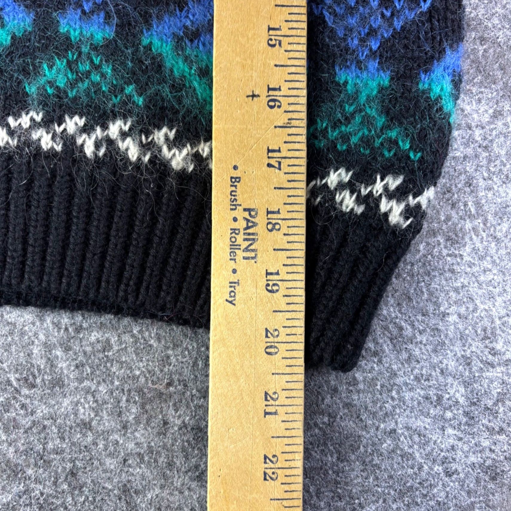 Vintage VINTAGE American Clothing Co Womens Sweater Small Black Pink Teal Geometric Fair Isle Size S / US 4 / IT 40 - 4 Thumbnail