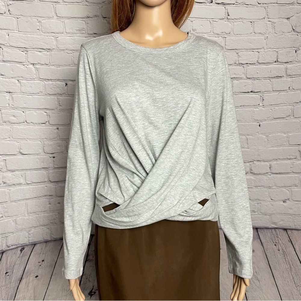 Other NWT New Frayed Romi Twist Front Tie Back Crop Grey Top Size Size L / US 10 / IT 46 - 4 Thumbnail