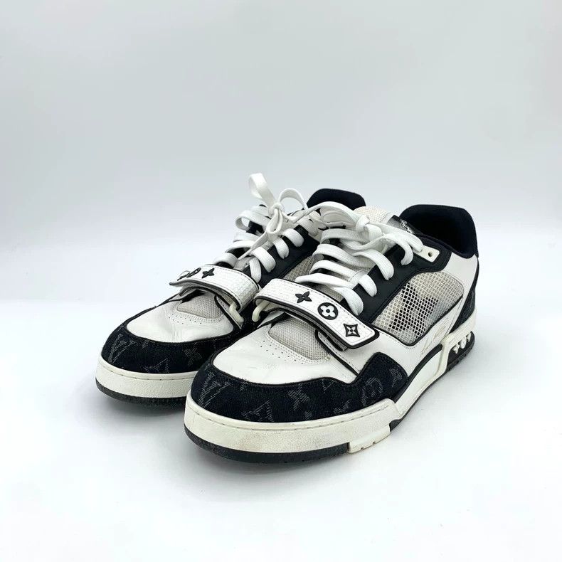 Louis Vuitton Louis Vuitton Black presbyopic logo letter embroidered lac Size US 10 / EU 43 - 1 Thumbnail