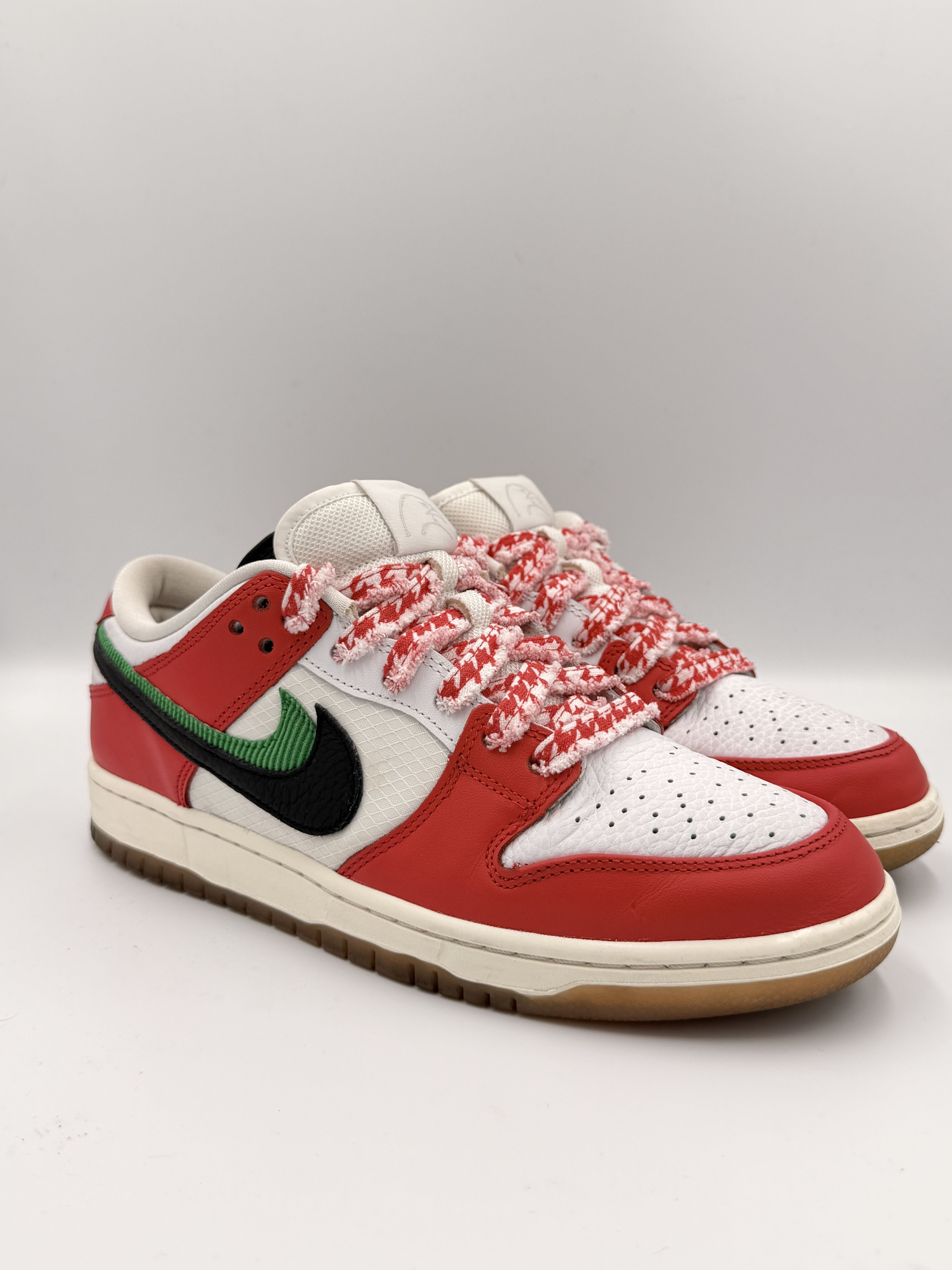 Frame Frame Skate Nike SB Dunk Low Habibi Red Black Size US 9 / EU 42 - 1 Thumbnail