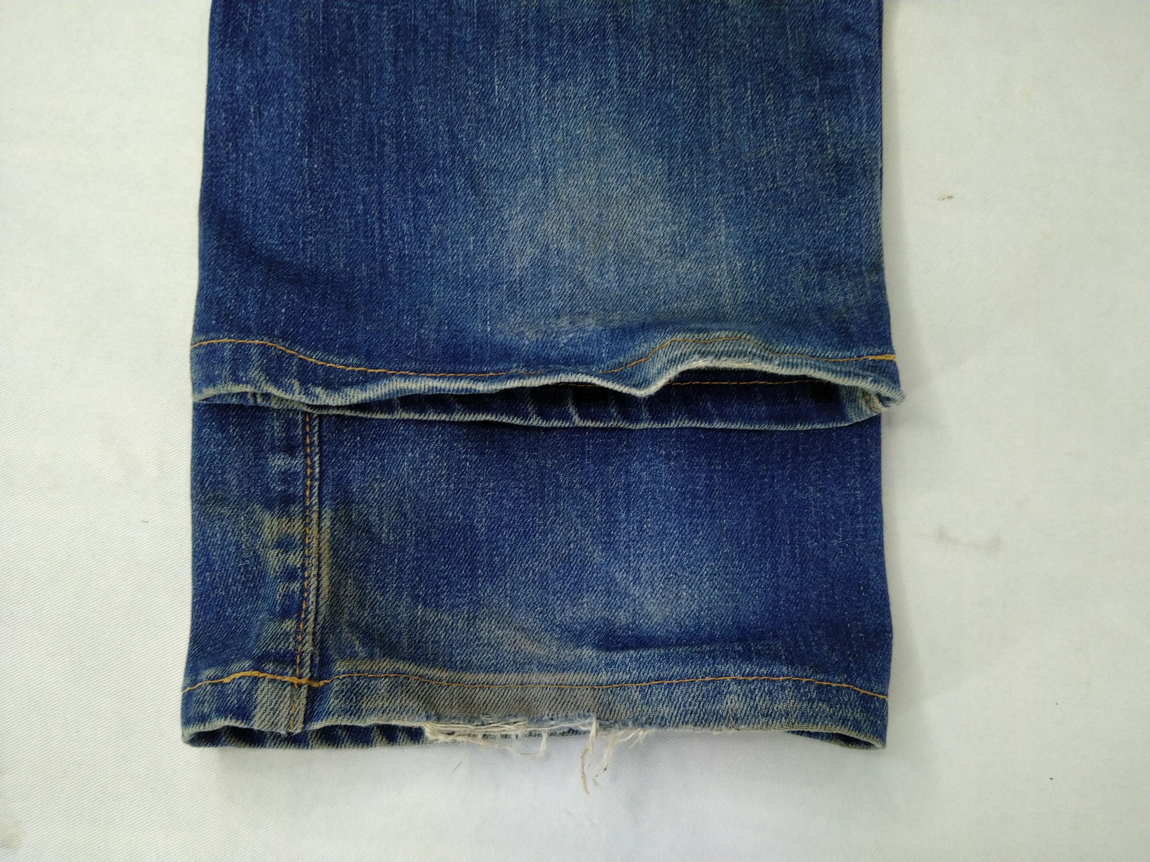 Levi's Blue Distressed Levi's 513 Jeans Denim 35x28.5 -JN216 Size US 35 - 14 Thumbnail