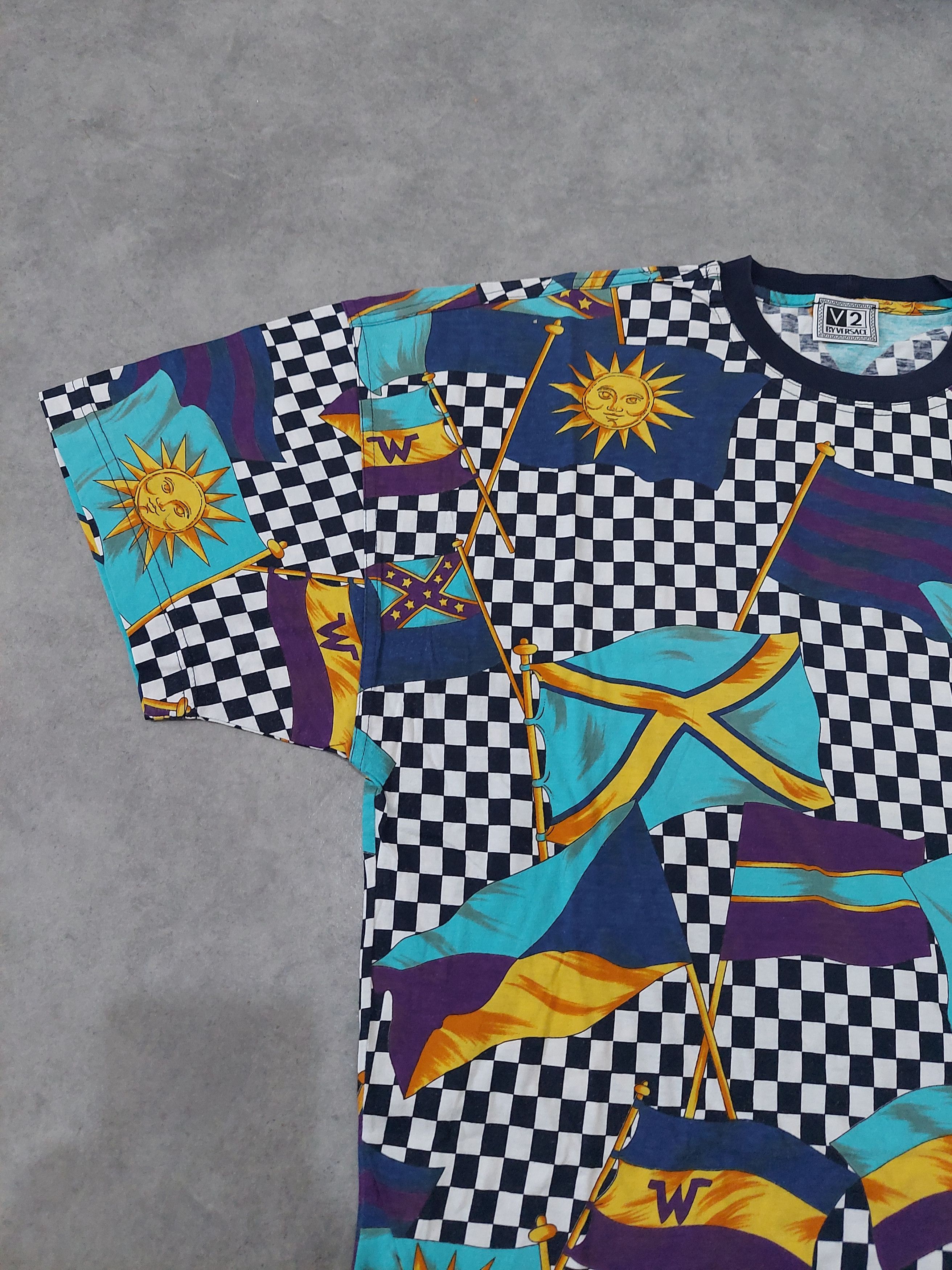 Versace Gianni Versace V2 90s Checker Flag Print T-Shirt (size 48) Size US M / EU 48-50 / 2 - 5 Thumbnail
