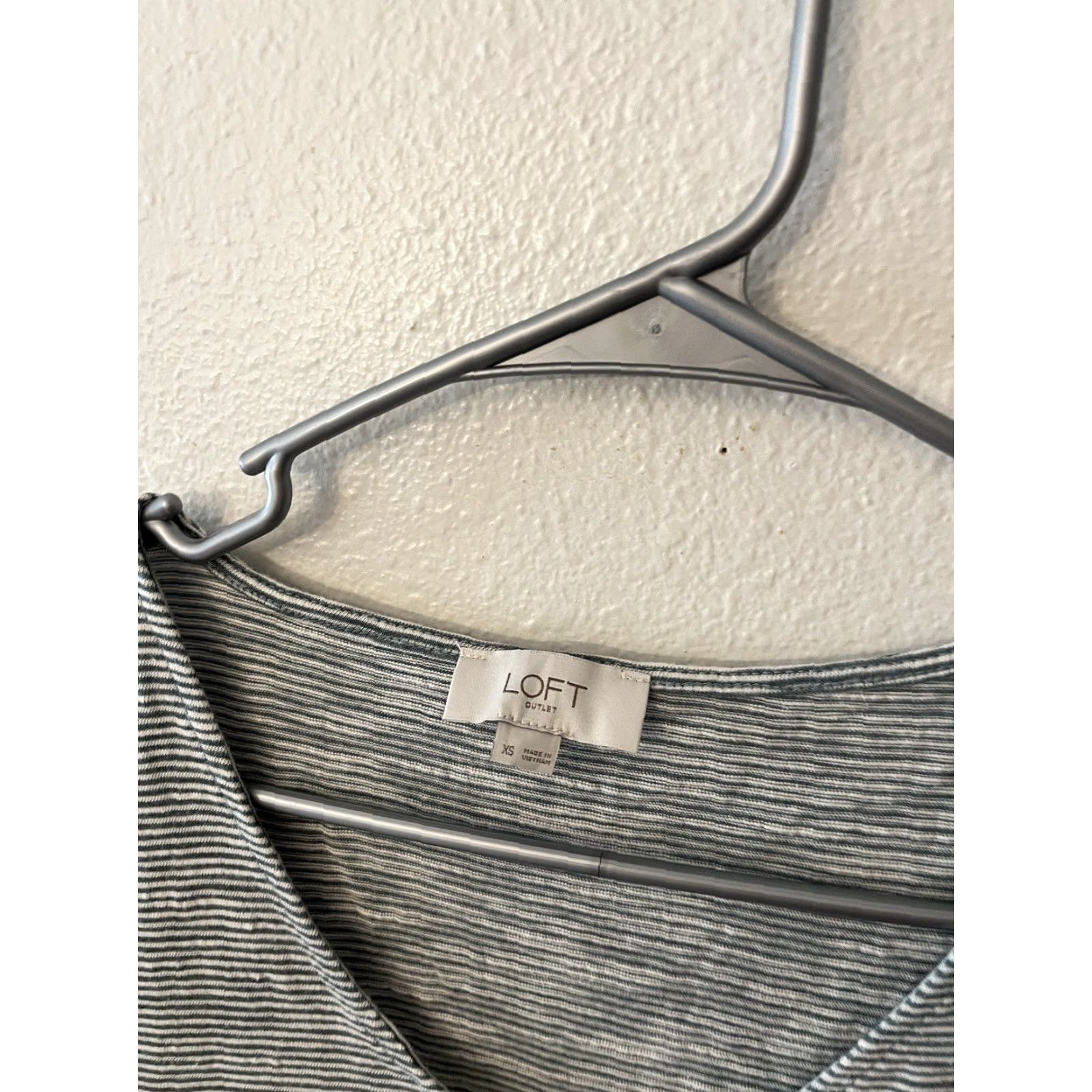 Ann Taylor Ann Taylor Loft Women Shirt XS Gray Cotton Short Sleeve Ruffle Casual Womens Size XS / US 0-2 / IT 36-38 - 3 Thumbnail