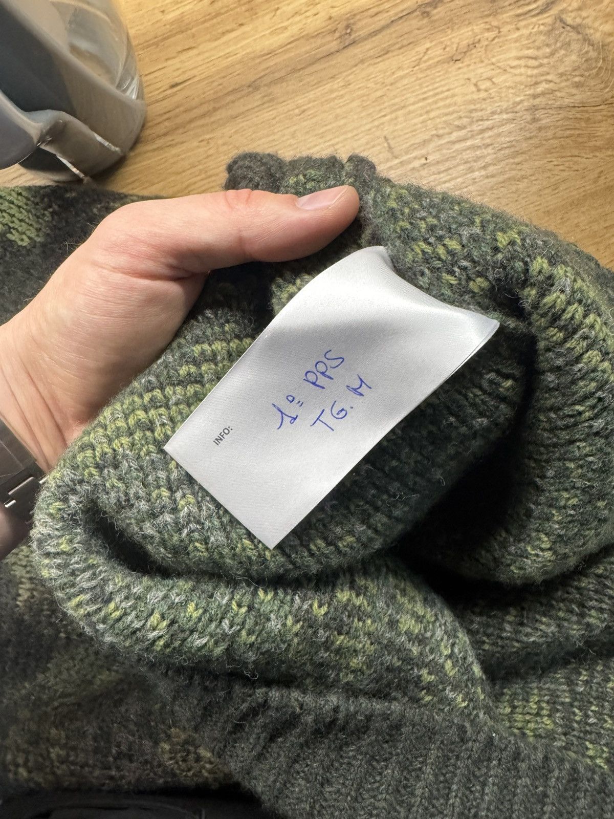 Celine Celine Paris Boxy Fit Cropped Wool Camo Designer Sweater Size US L / EU 52-54 / 3 - 9 Thumbnail