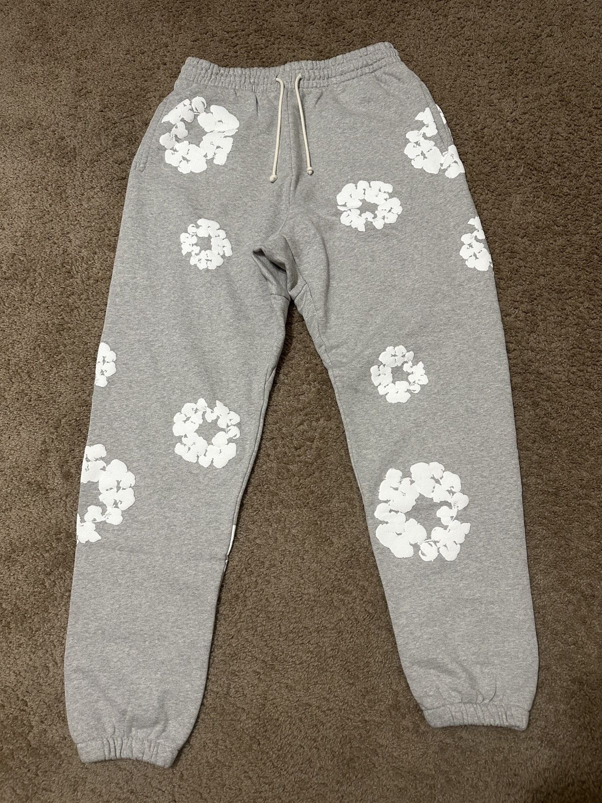DENIM TEARS Denim Tears Cotton Wreath Sweatpants Size US 36 / EU 52 - 1 Thumbnail